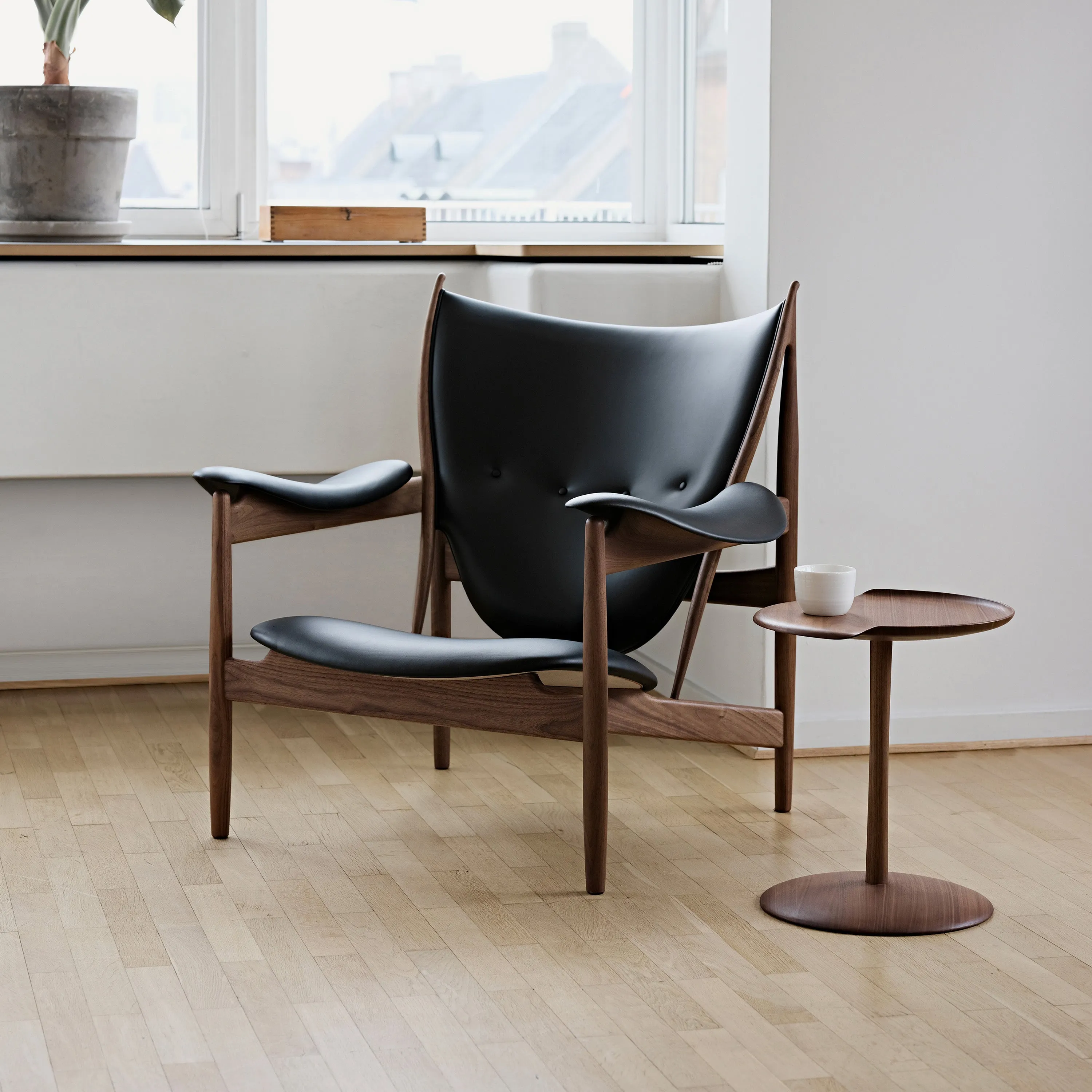Akande Side Table