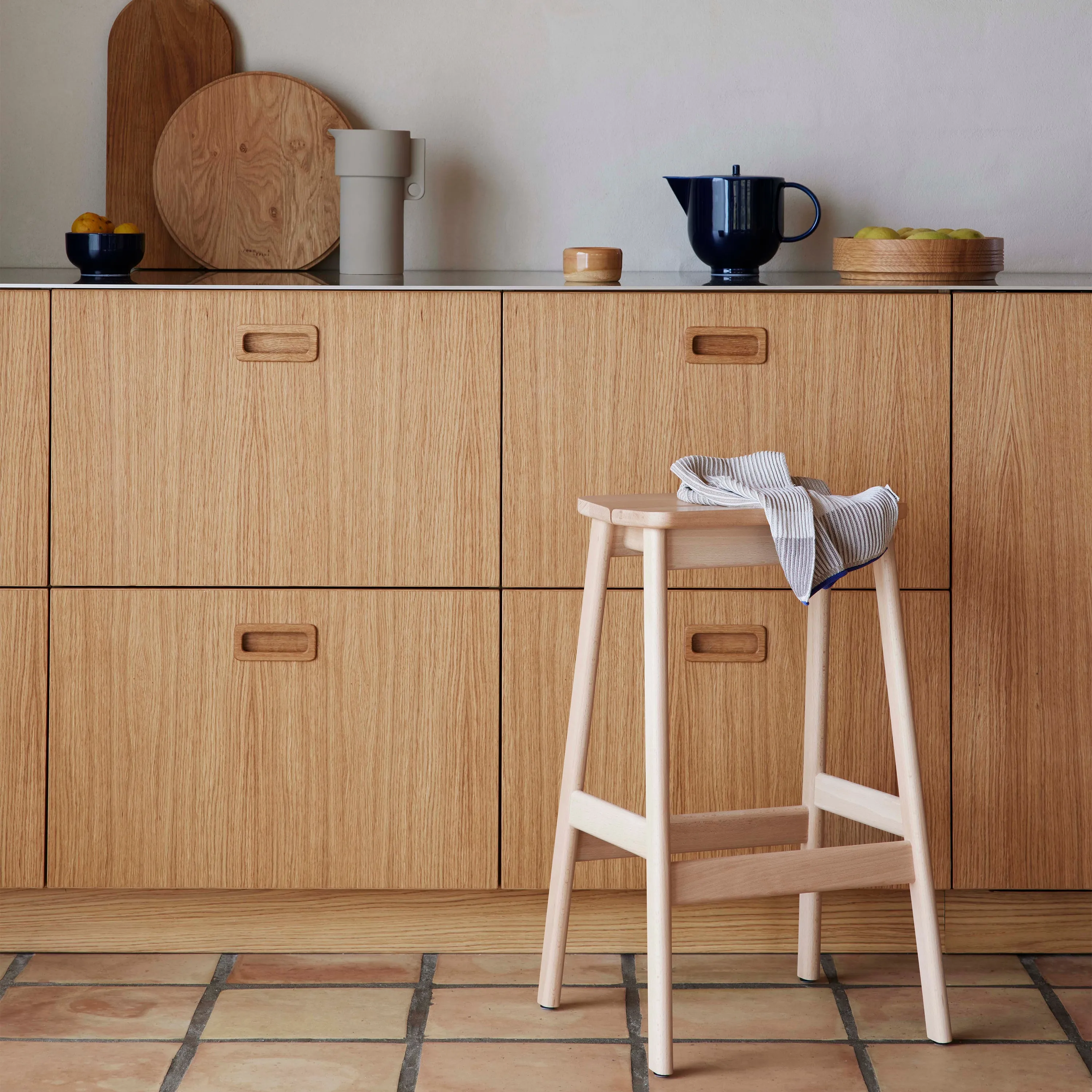 Angle Standard Stool
