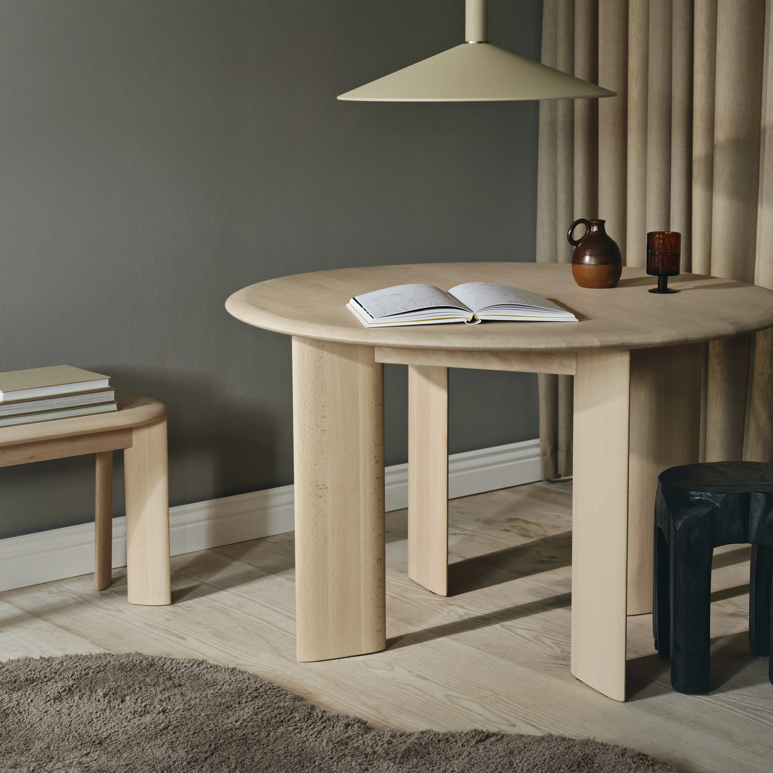 Bevel Extendable Dining Table