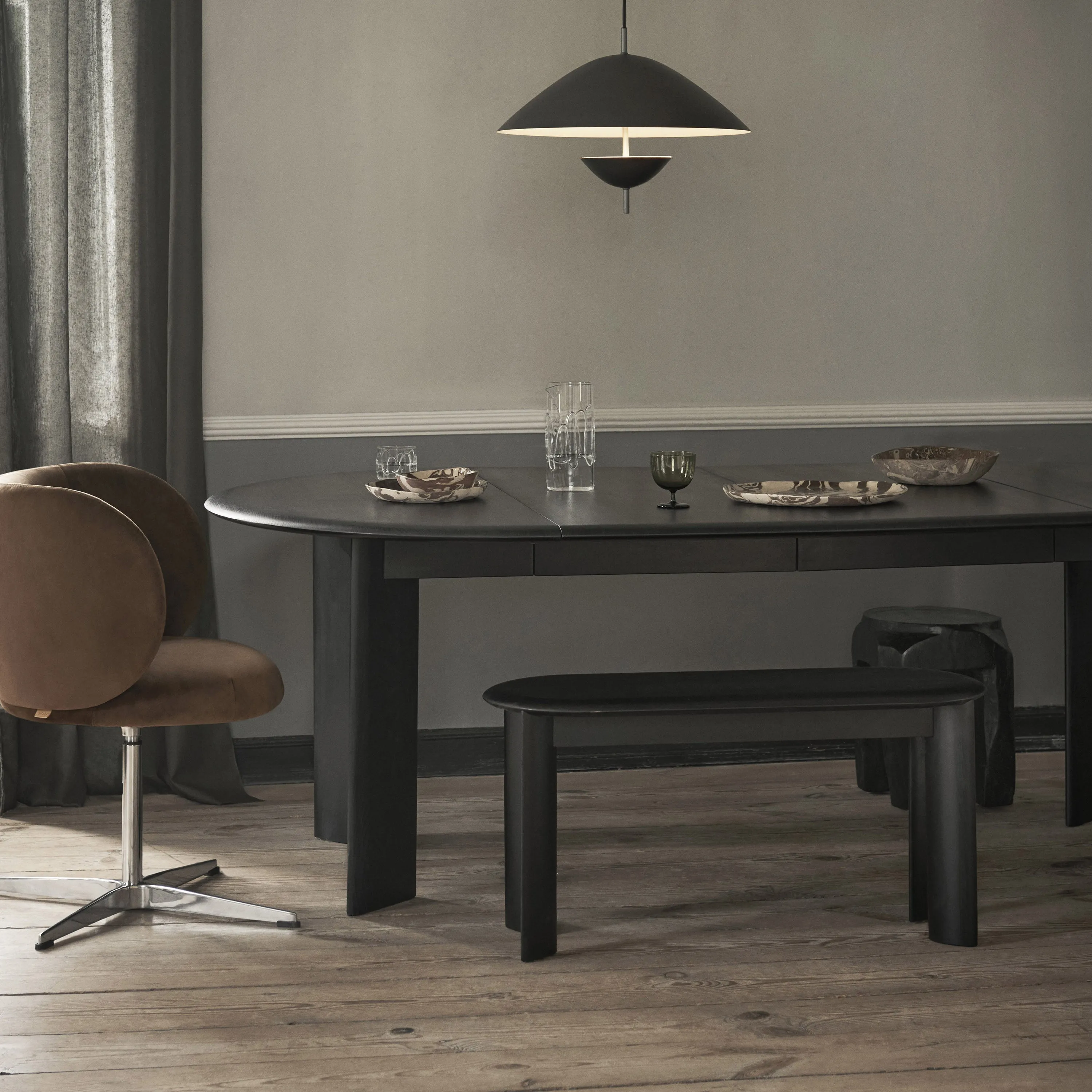 Bevel Extendable Dining Table