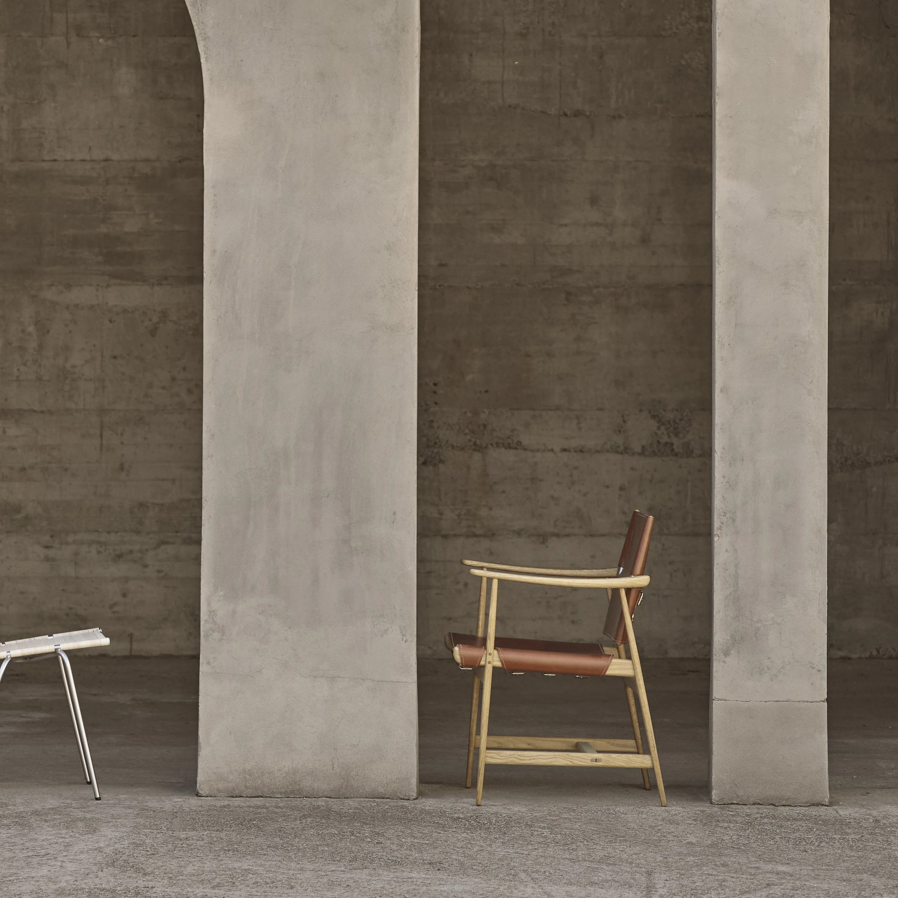 BM1106 Huntsman Chair