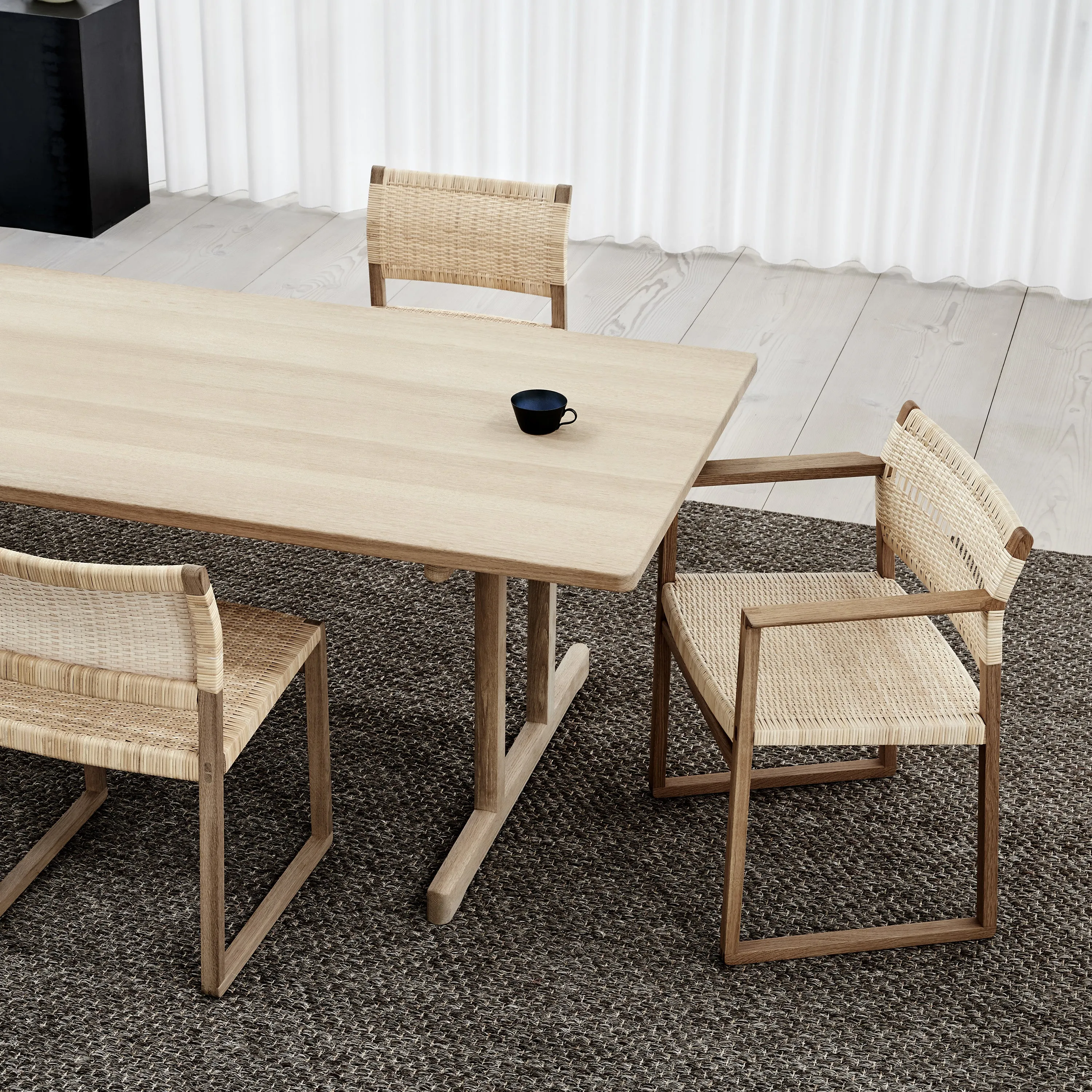 BM62 Armchair