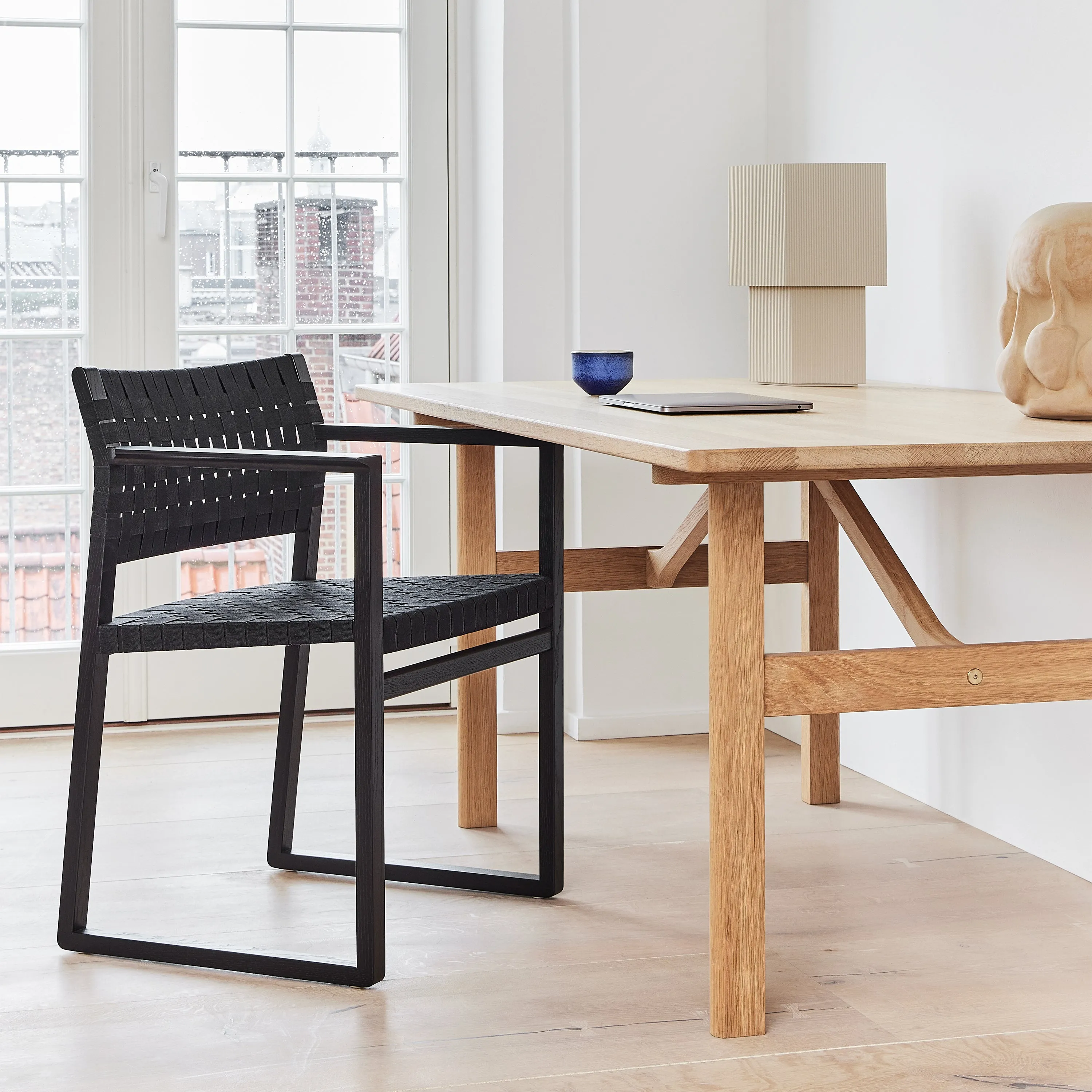 BM62 Linen Webbing Armchair