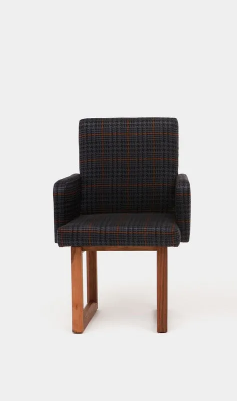 C2 Armchair