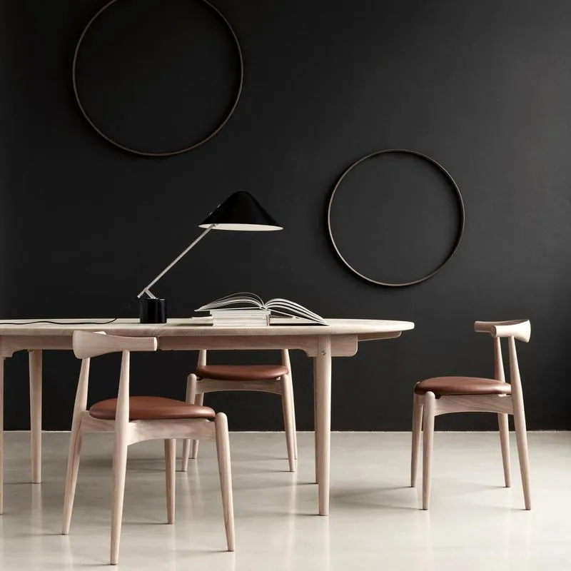 CH20 Elbow Chair