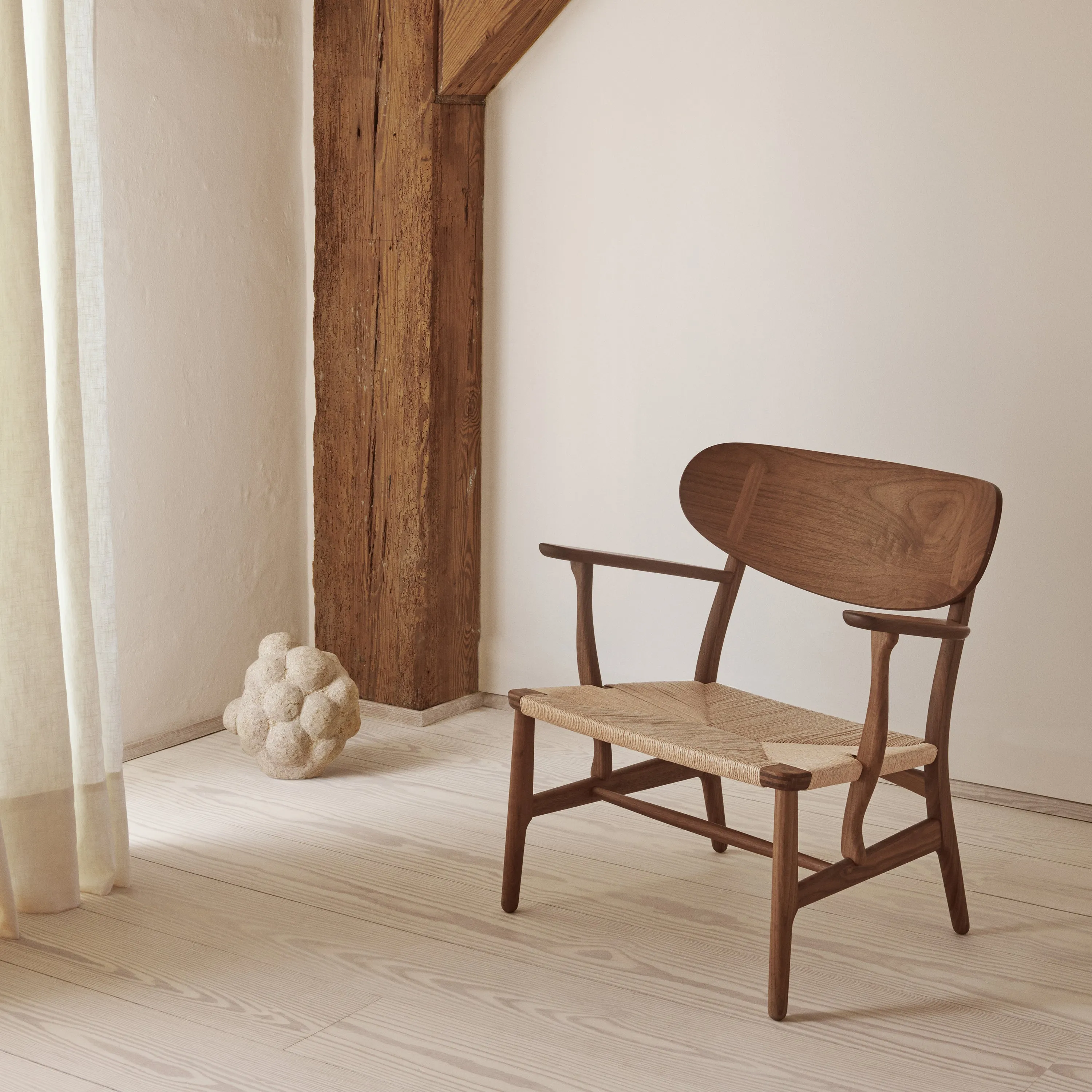 CH22 Lounge Chair