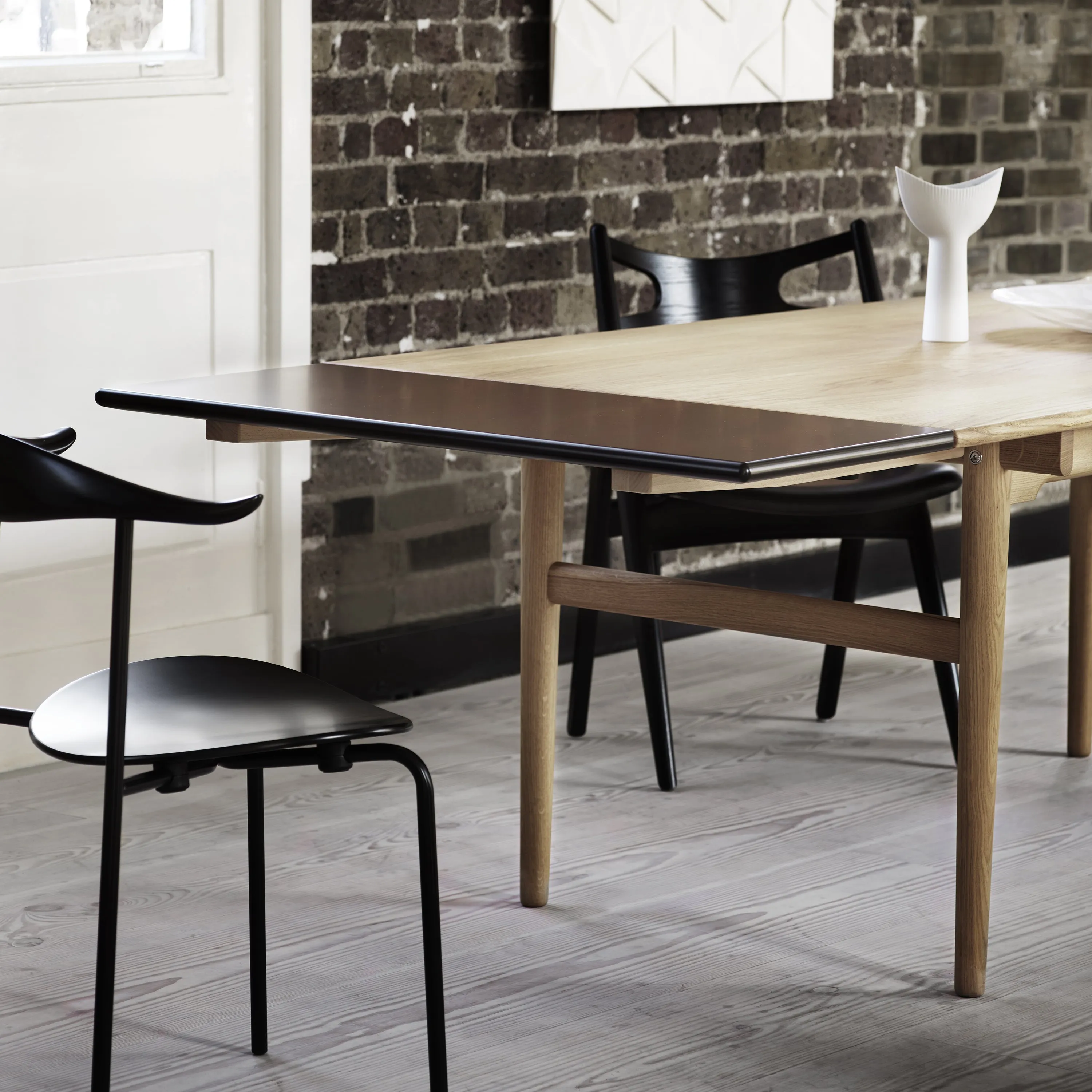CH327 Dining Table
