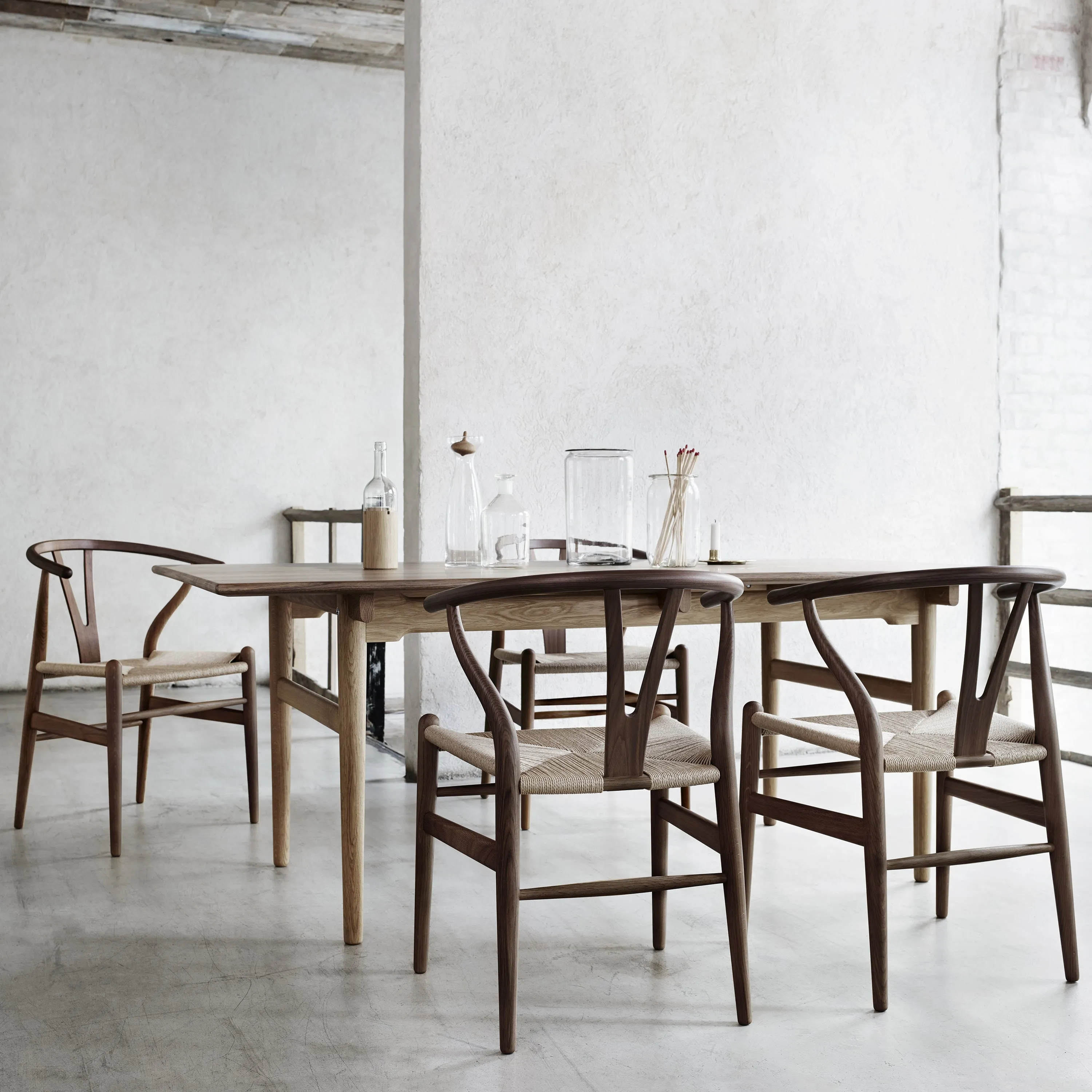 CH327 Dining Table