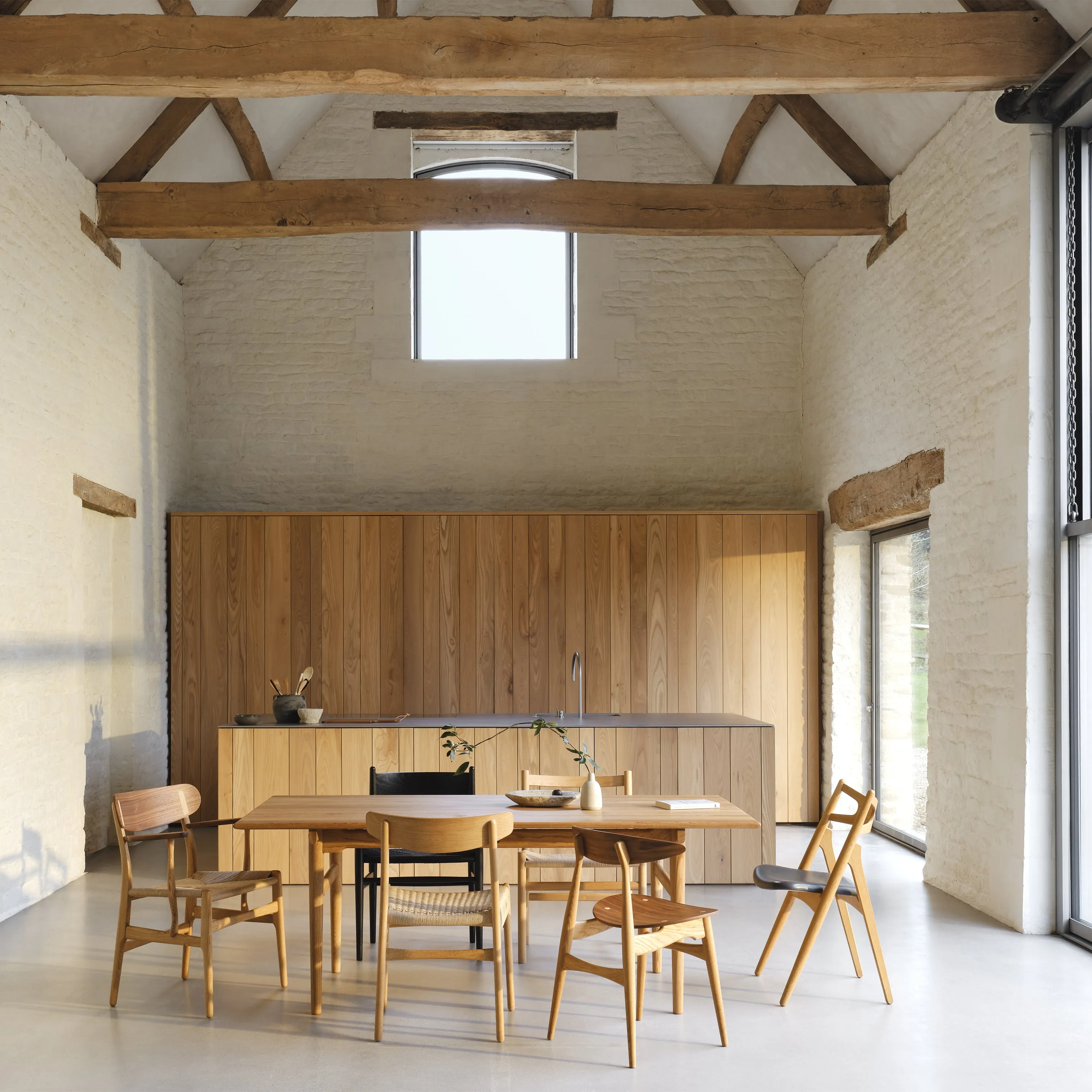 CH327 Dining Table