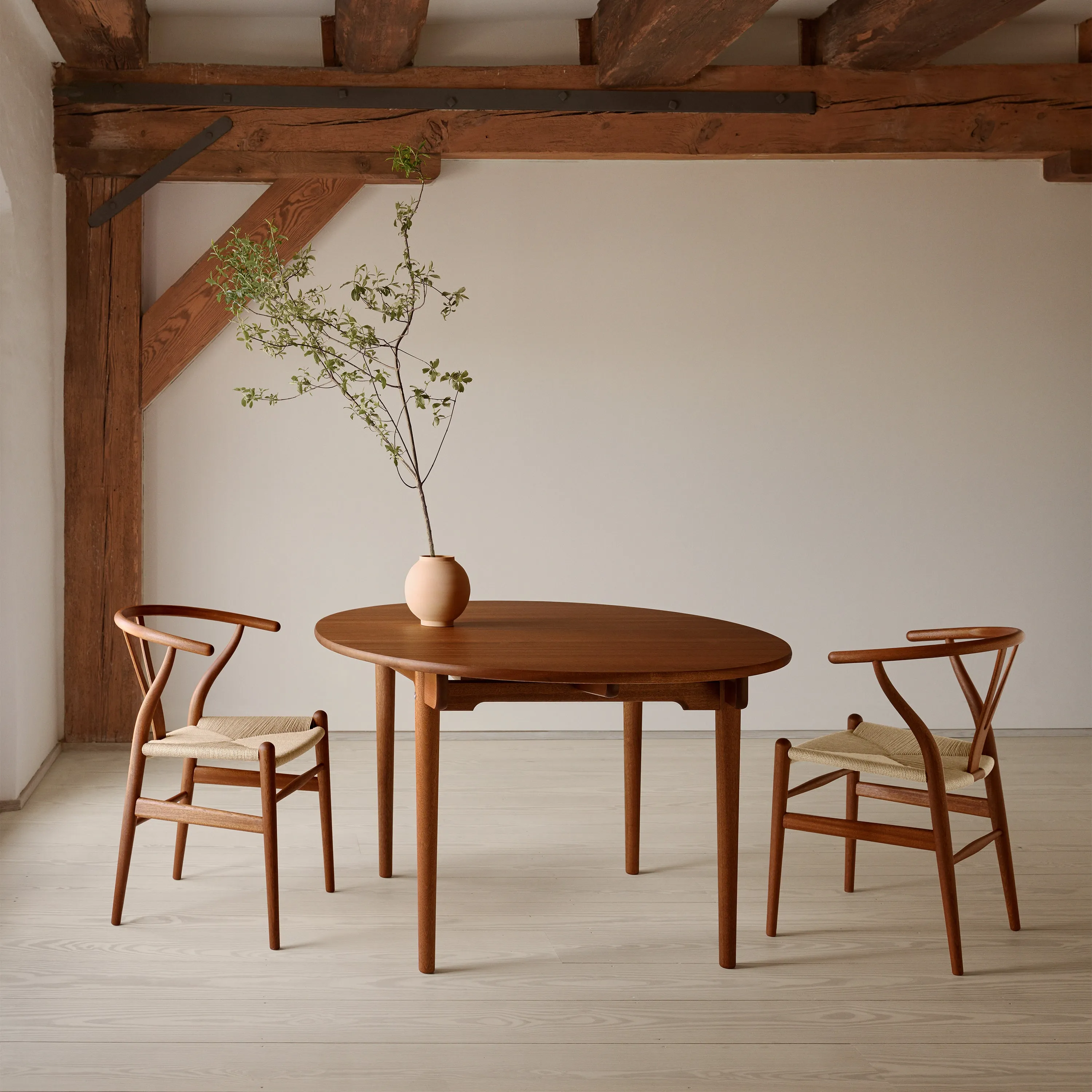 CH337 Dining Table