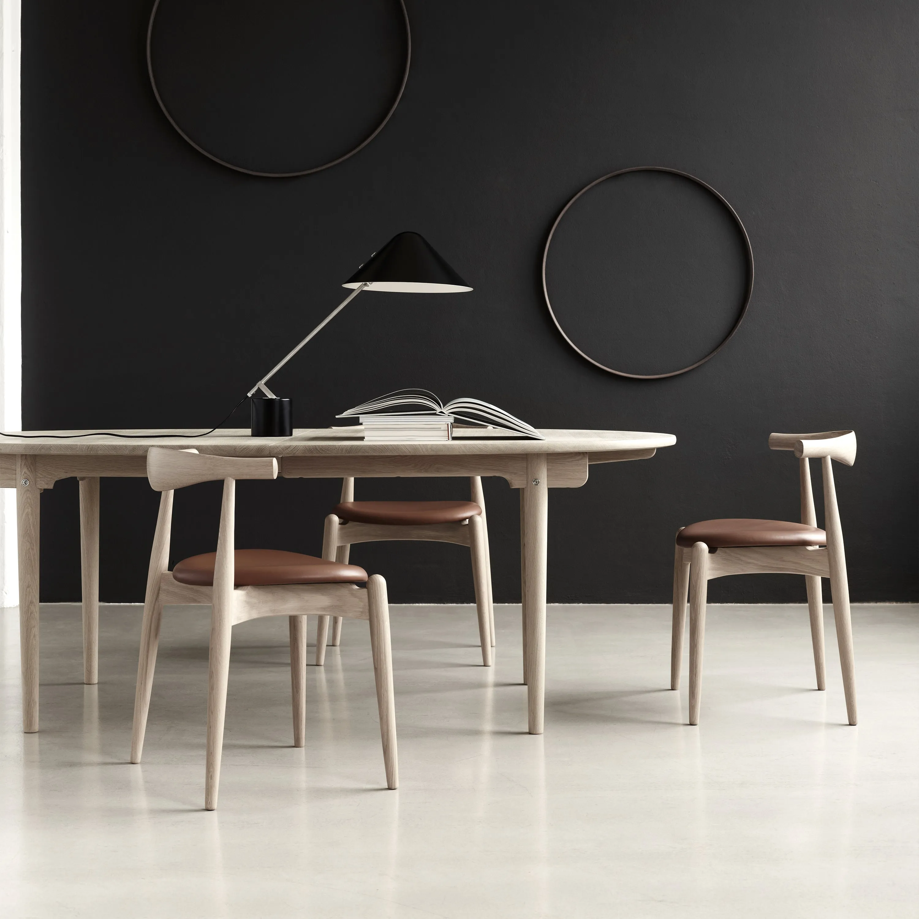 CH338 Dining Table