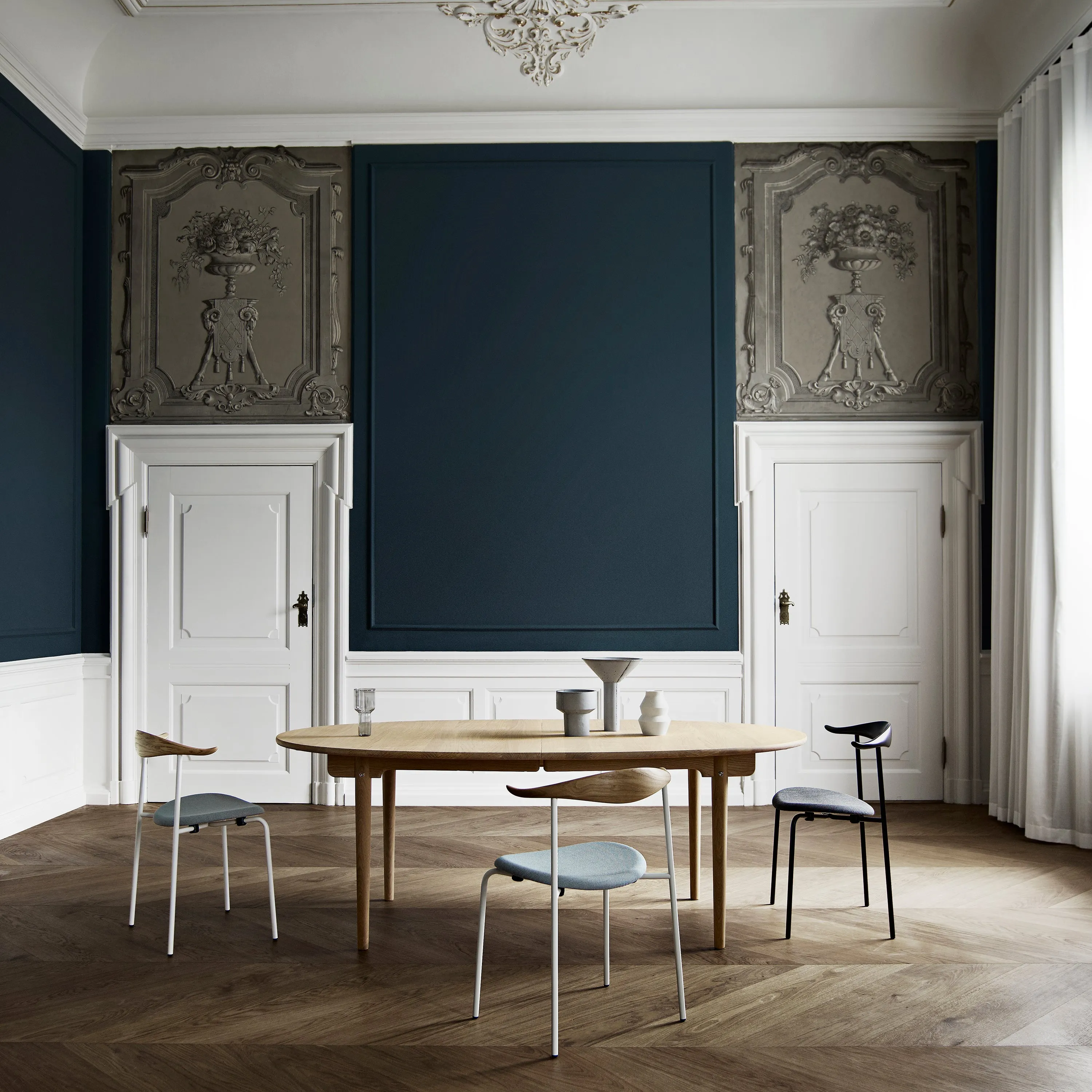 CH338 Dining Table