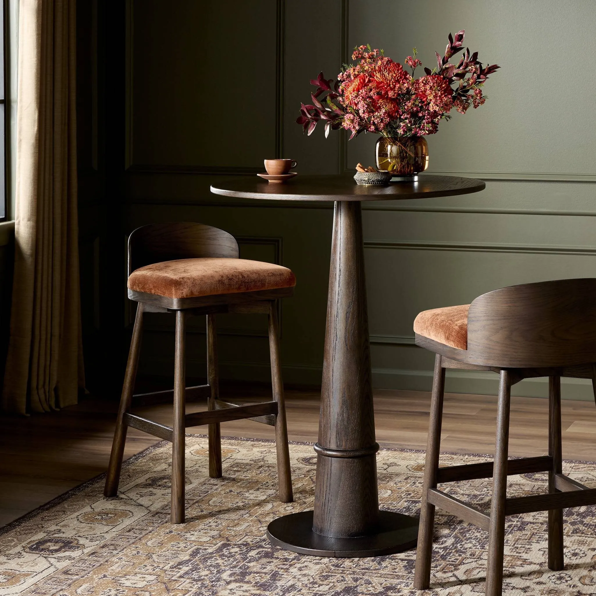 Cloris Swivel Stool