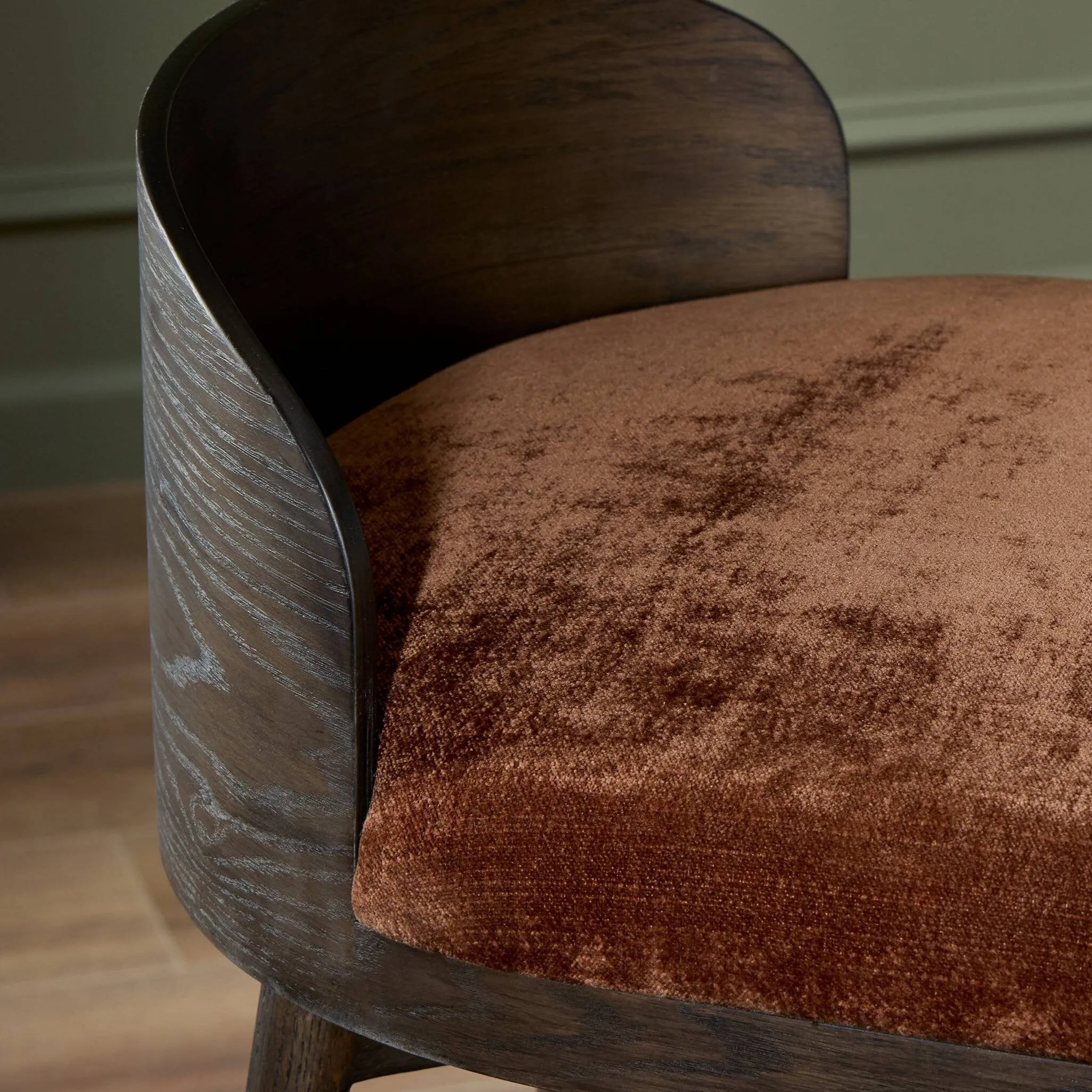 Cloris Swivel Stool
