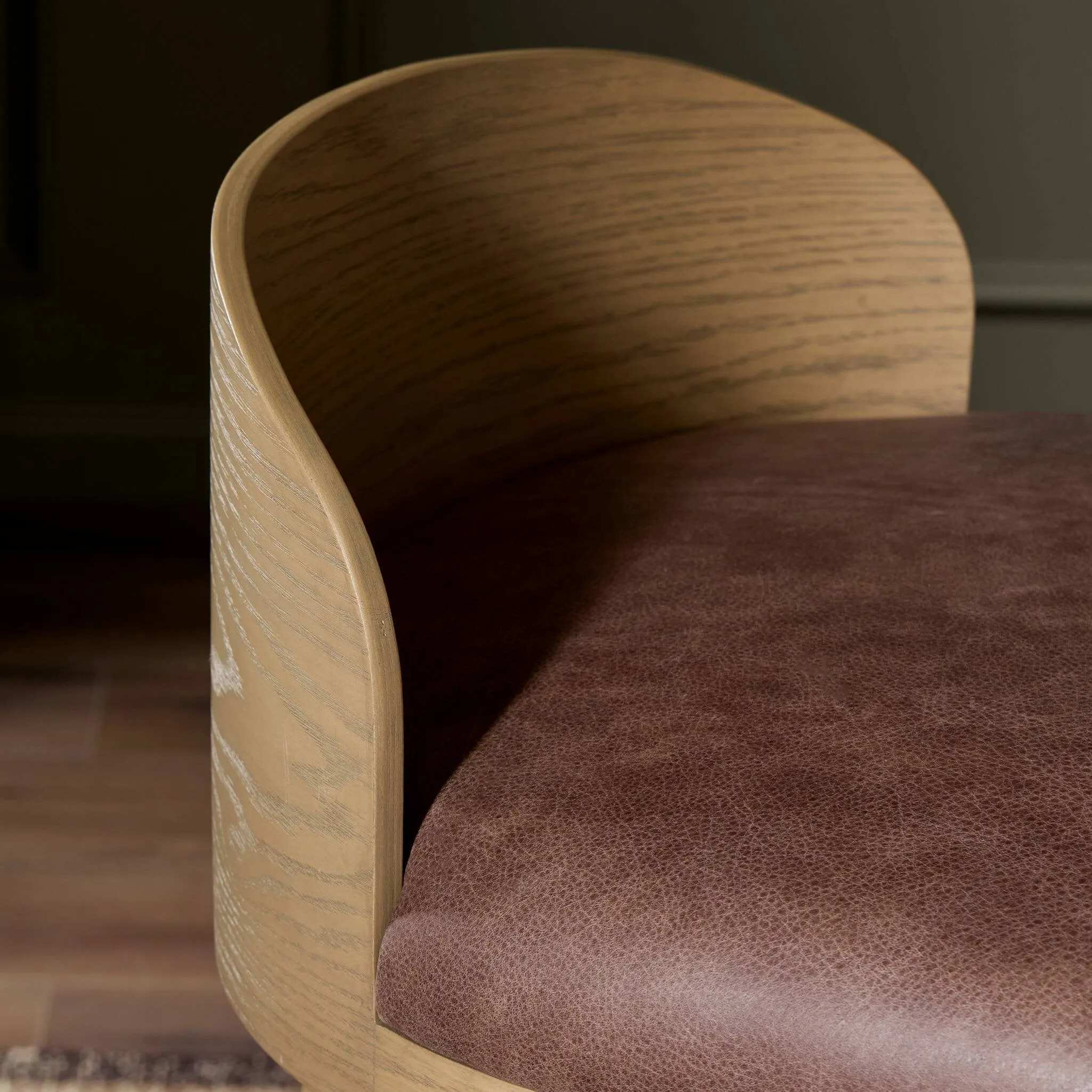 Cloris Swivel Stool