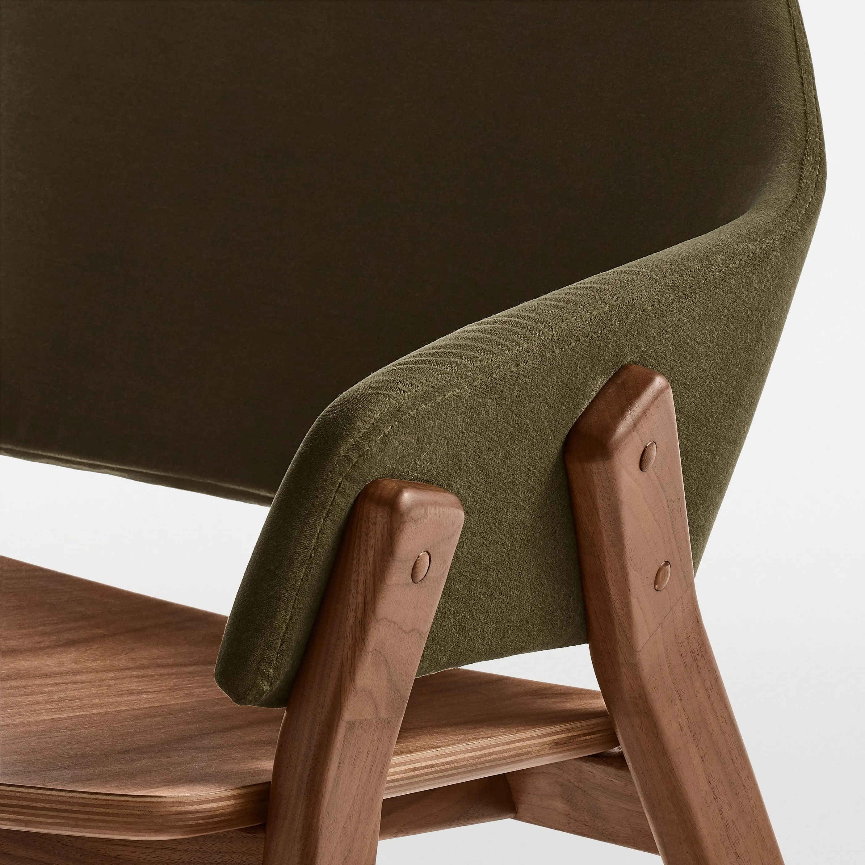 Clutch Lounge Chair