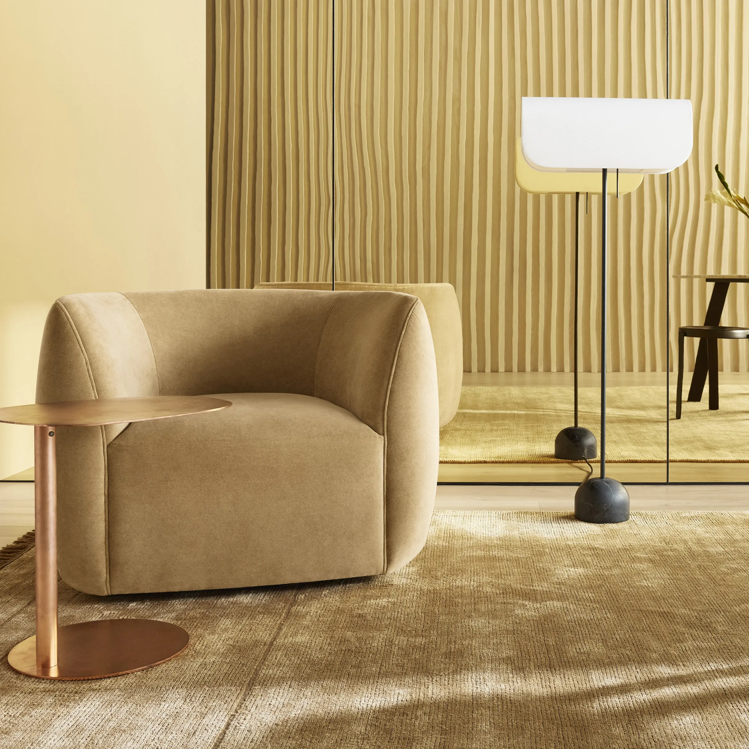 Council Swivel Lounge Chair