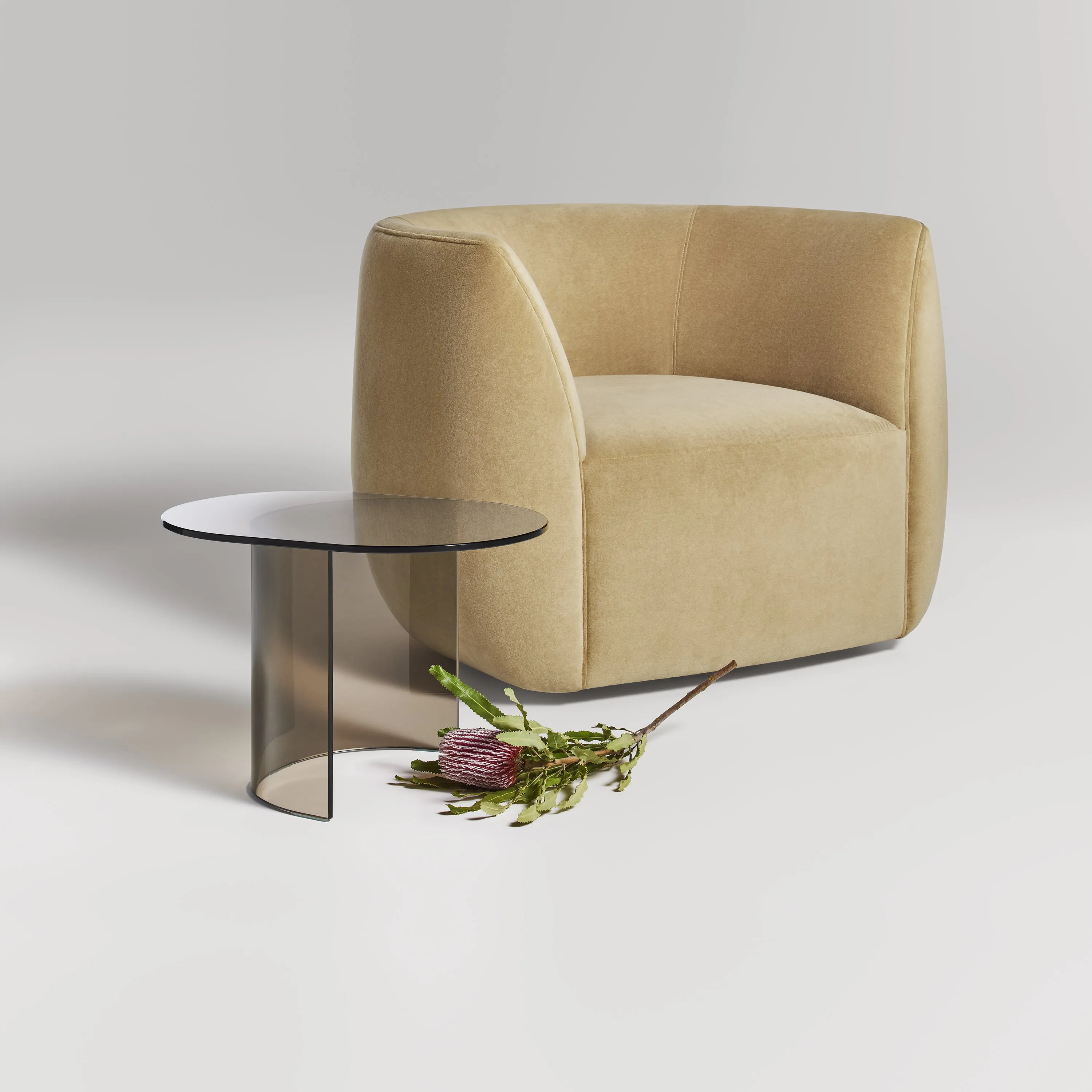 Council Swivel Lounge Chair