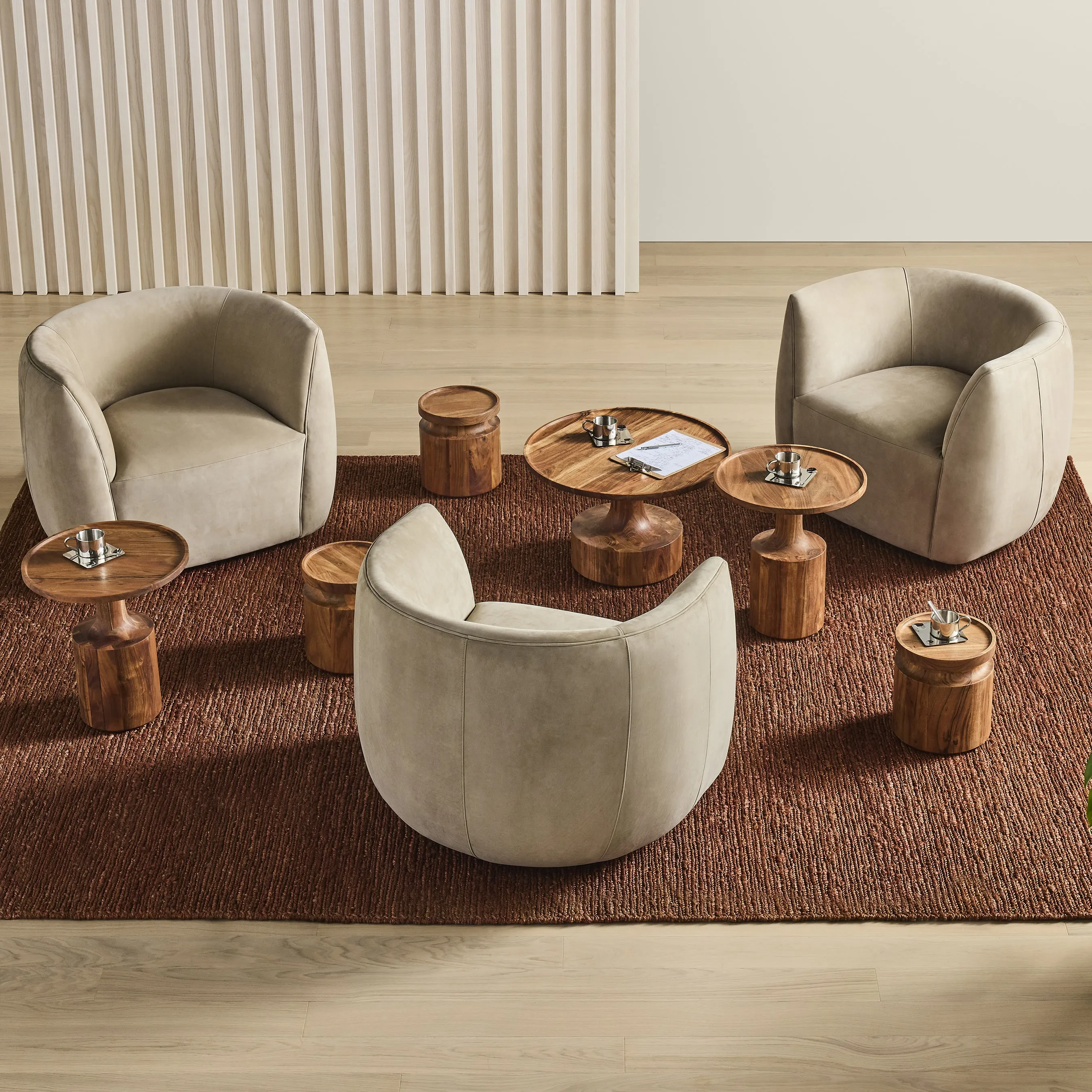 Council Swivel Lounge Chair