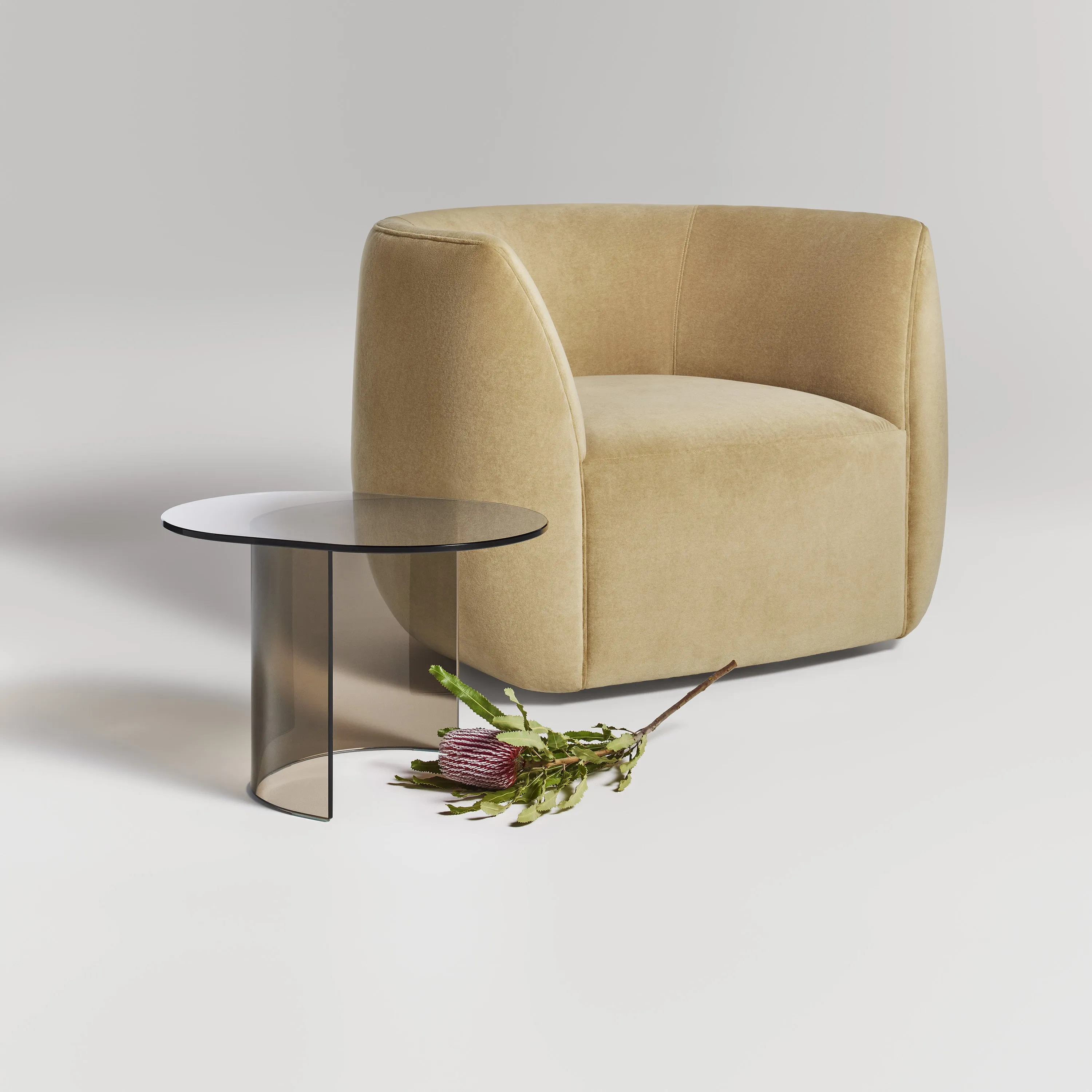 Council Swivel Lounge Chair
