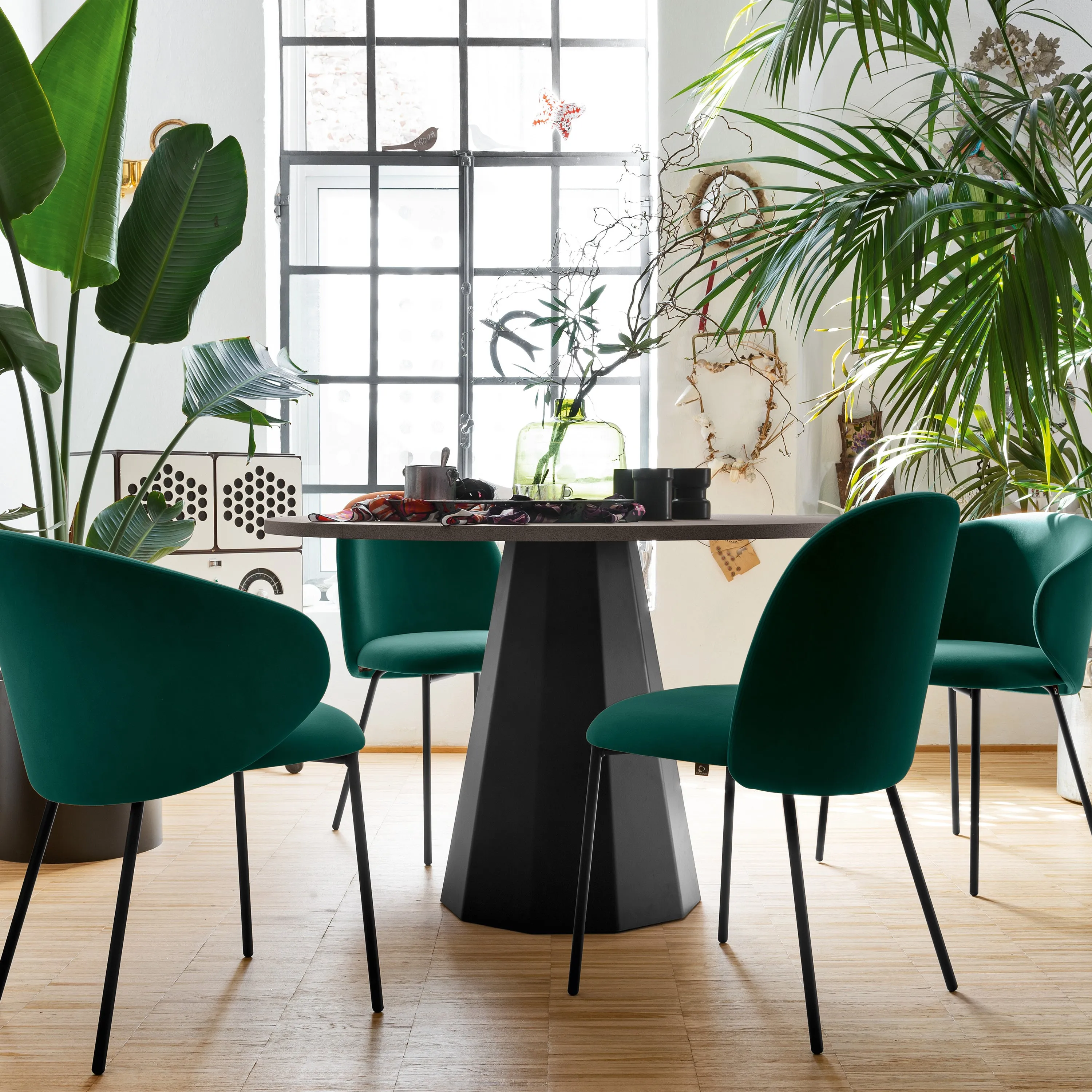 Dix Dining Table