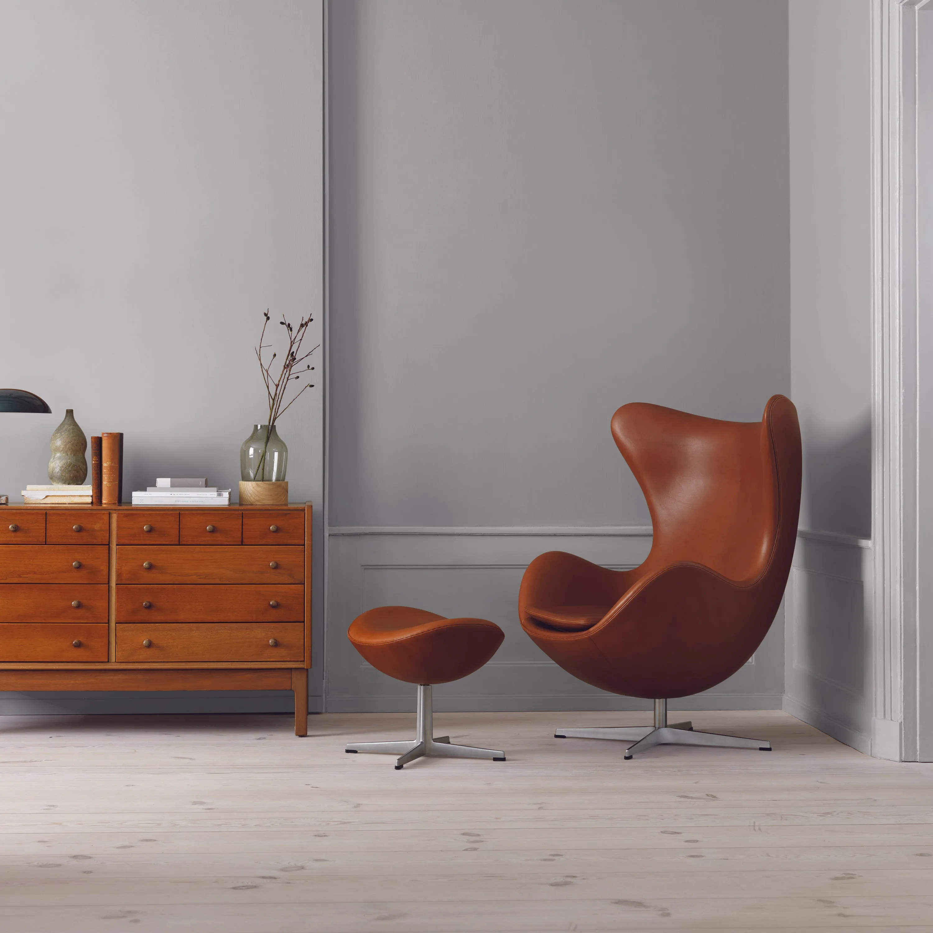 Egg Ottoman