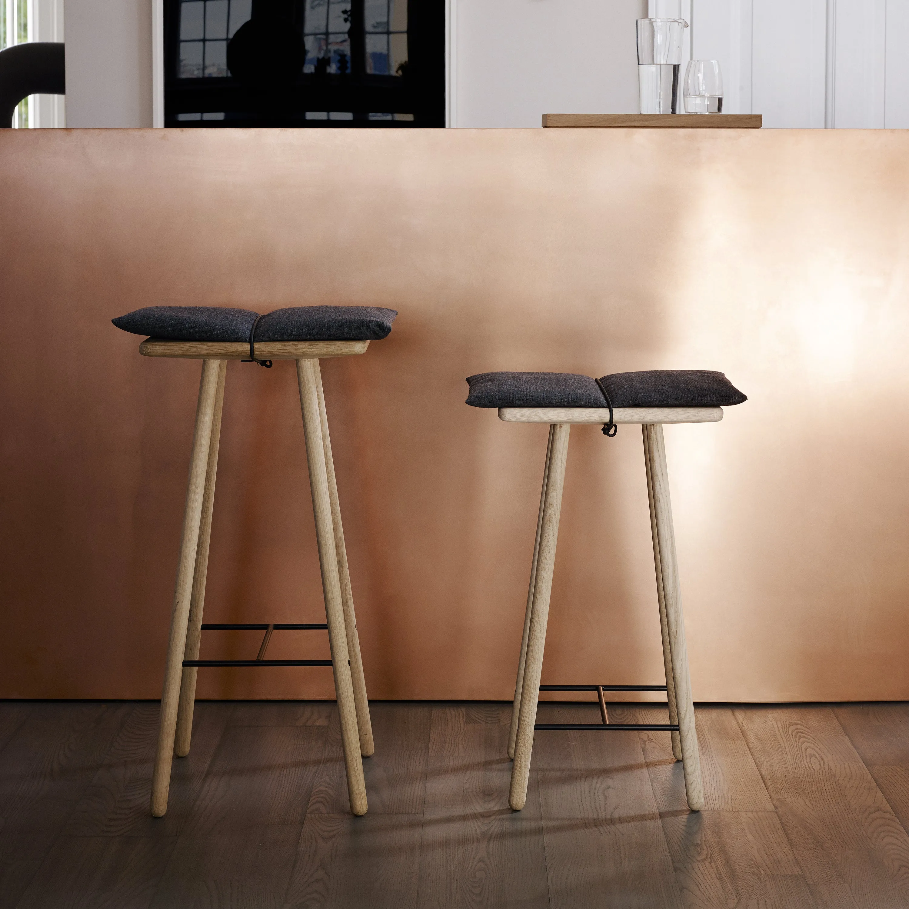 Georg Bar Stool