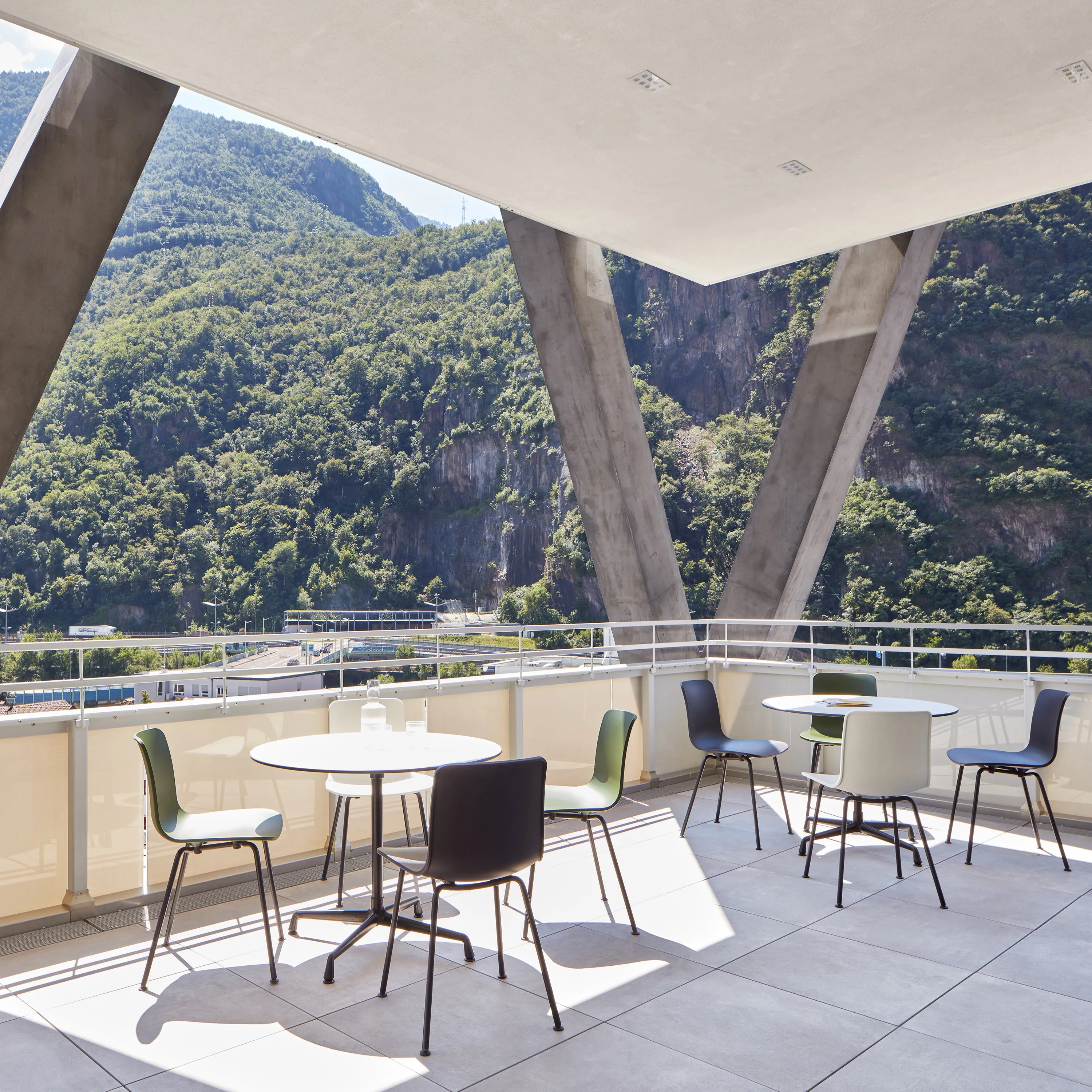 HAL Tube Side Chair