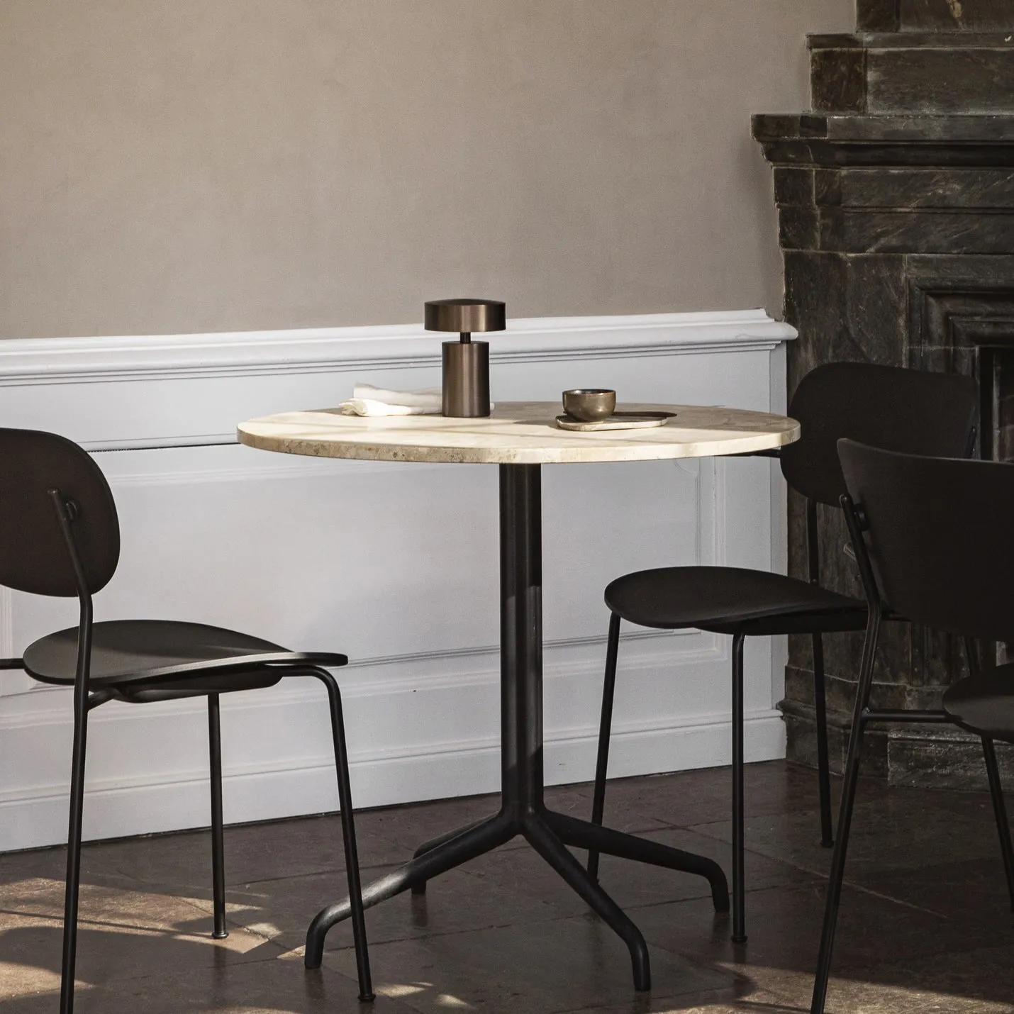 Harbour Column Round Dining Table with Star Base