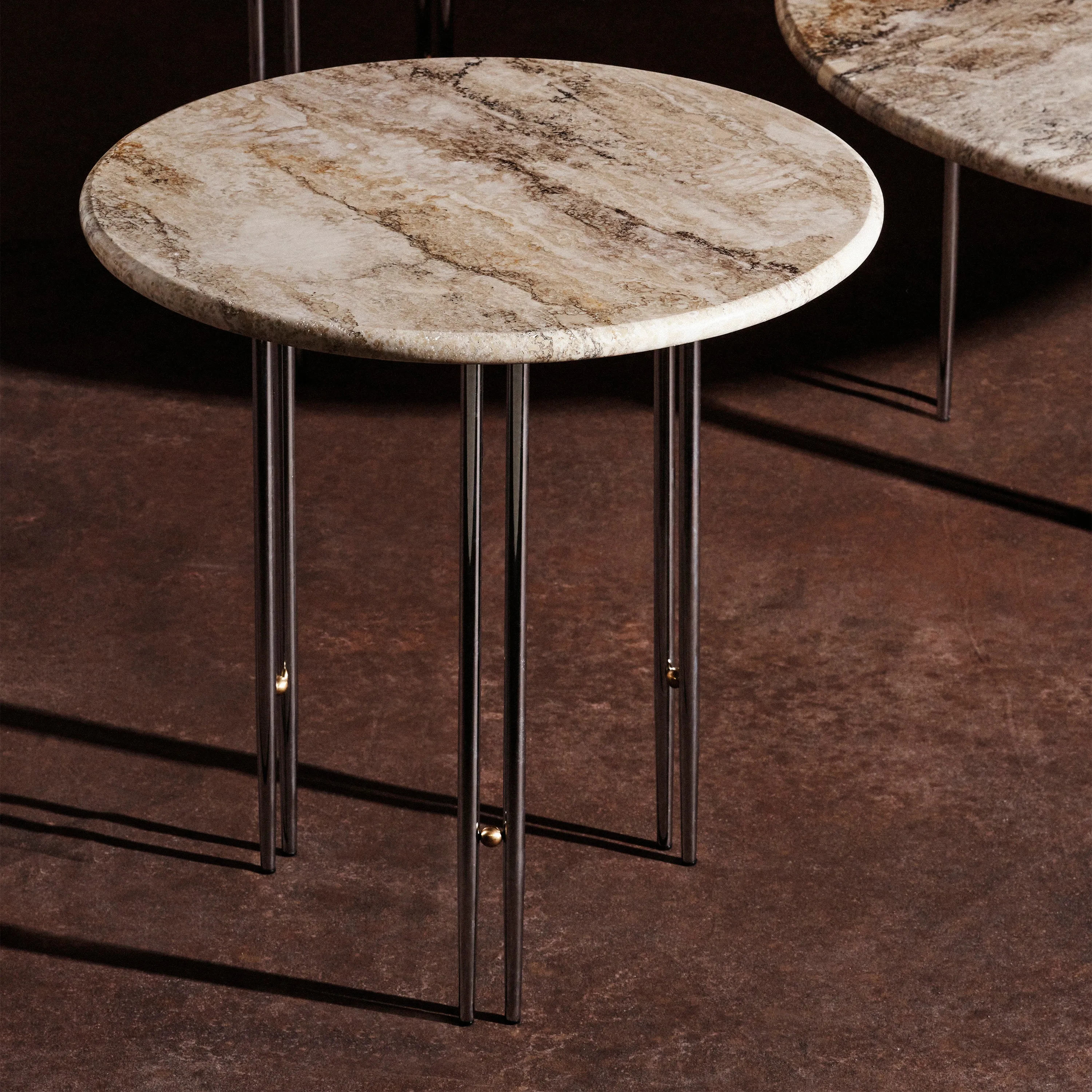 IOI Round Coffee Table