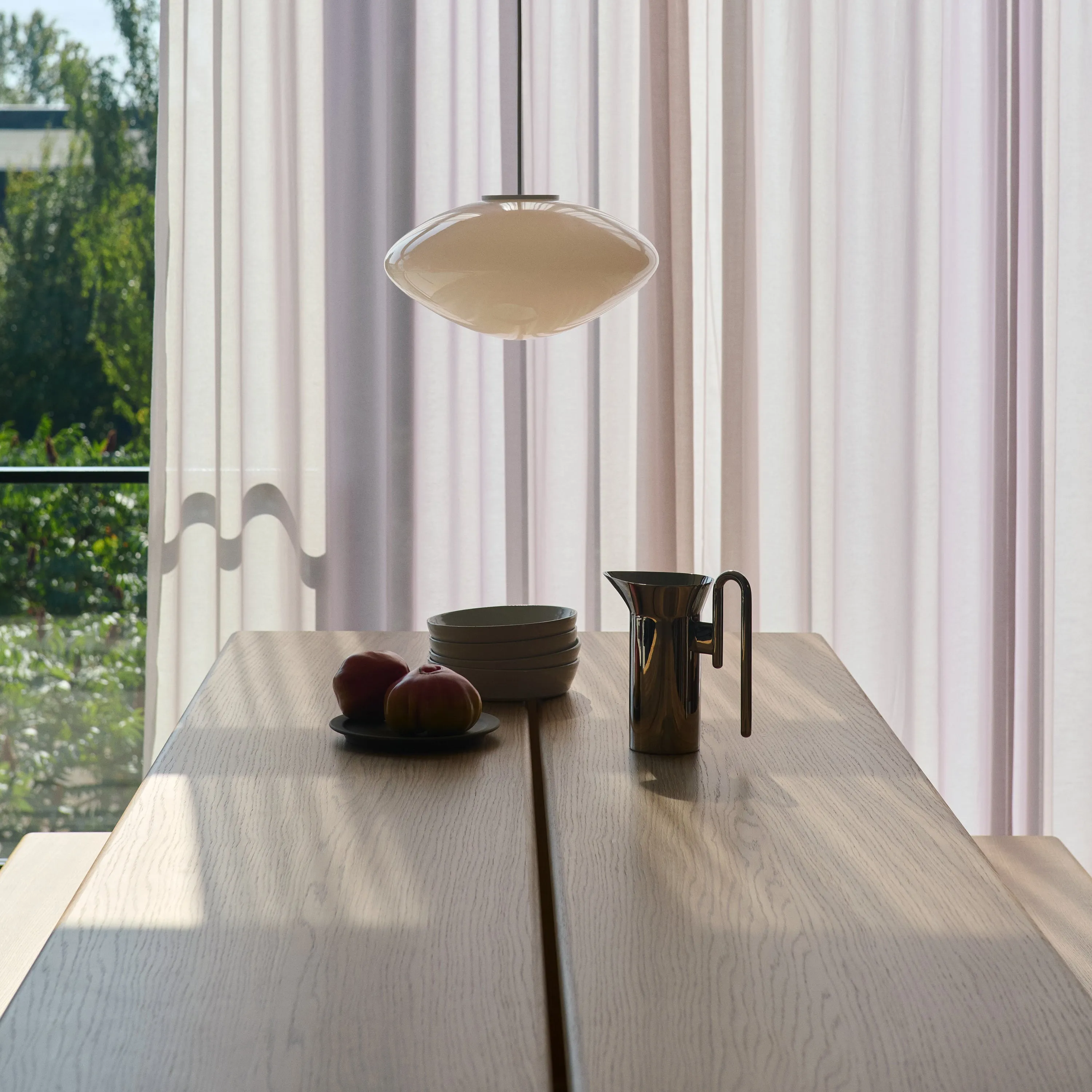 Ita Dining Table