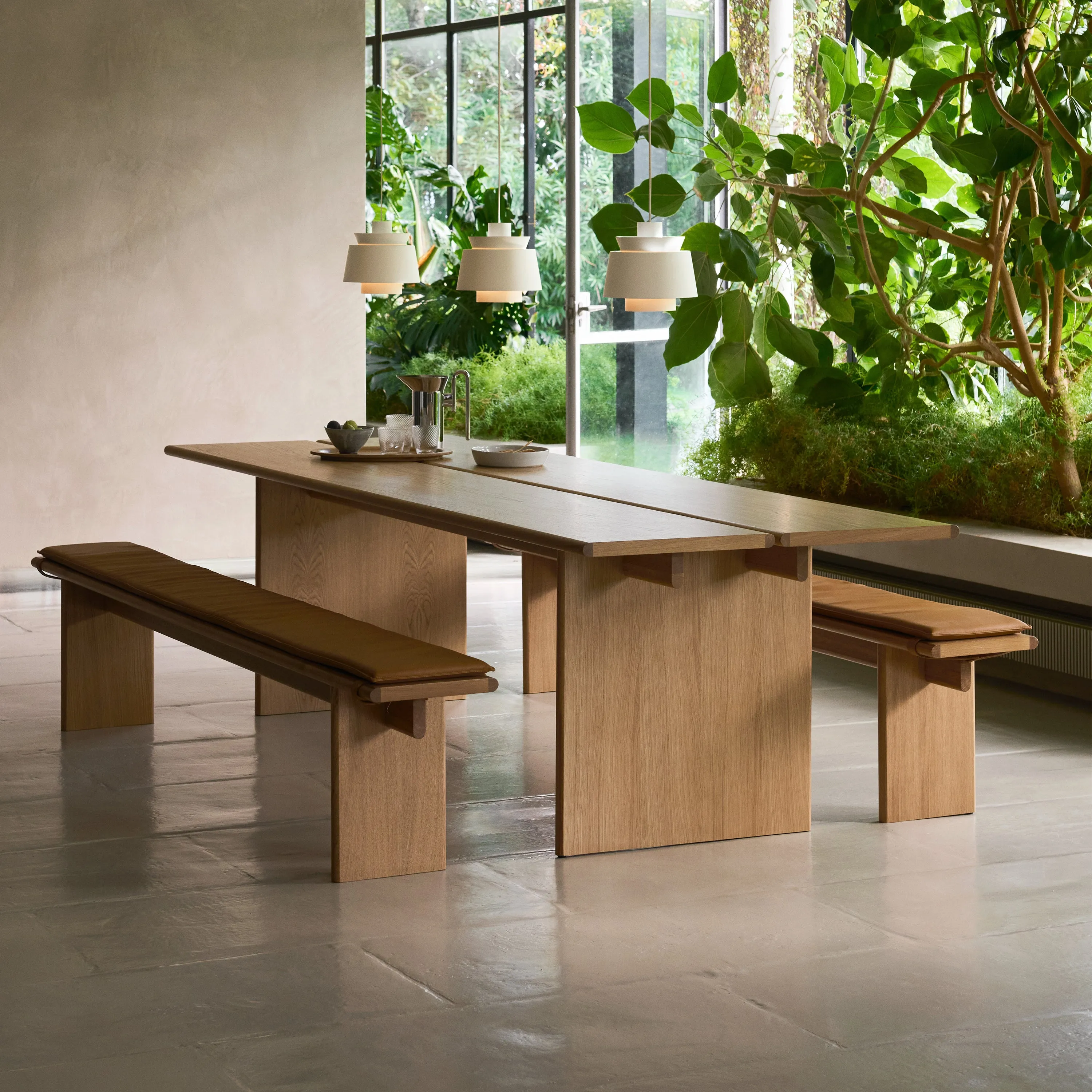 Ita Dining Table