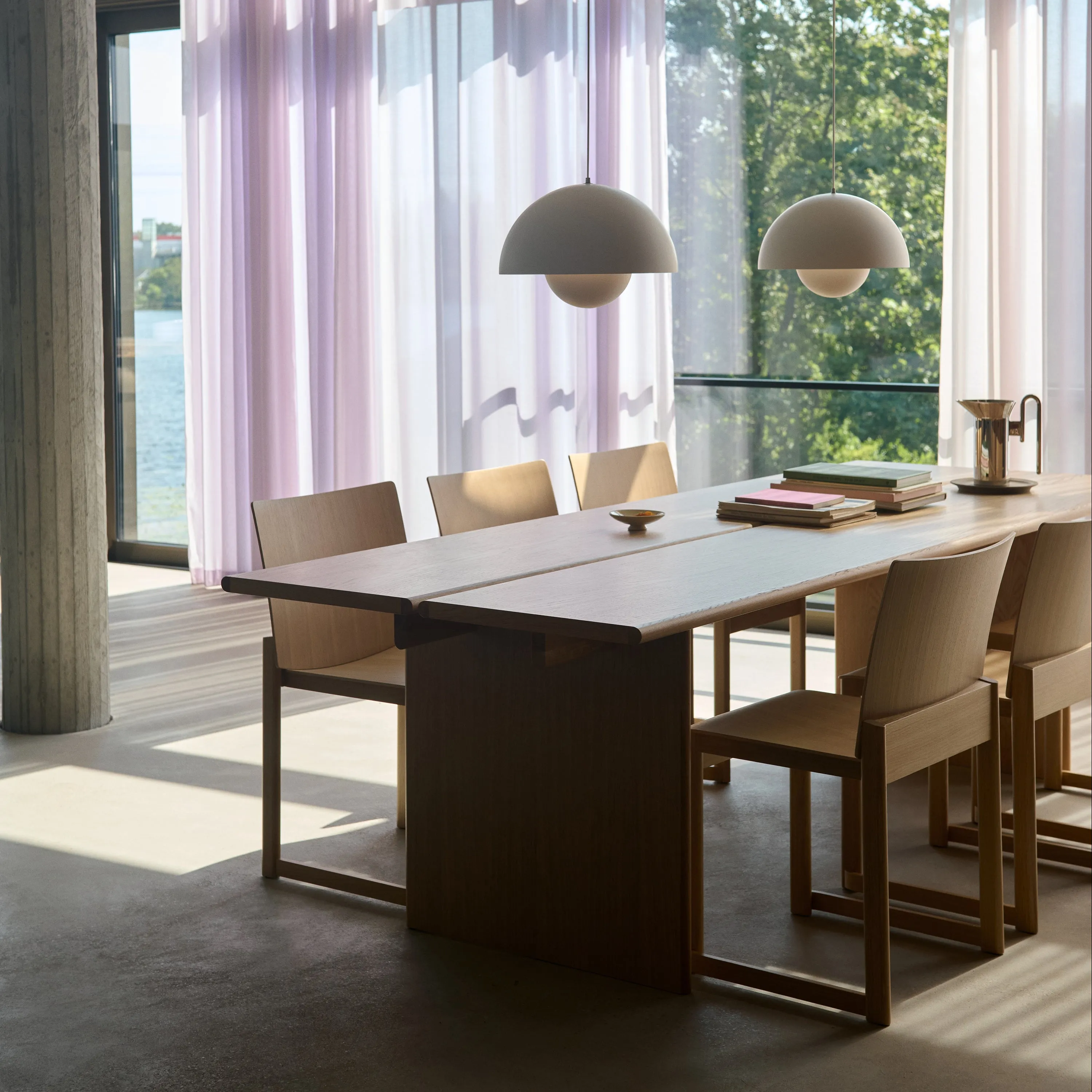 Ita Dining Table