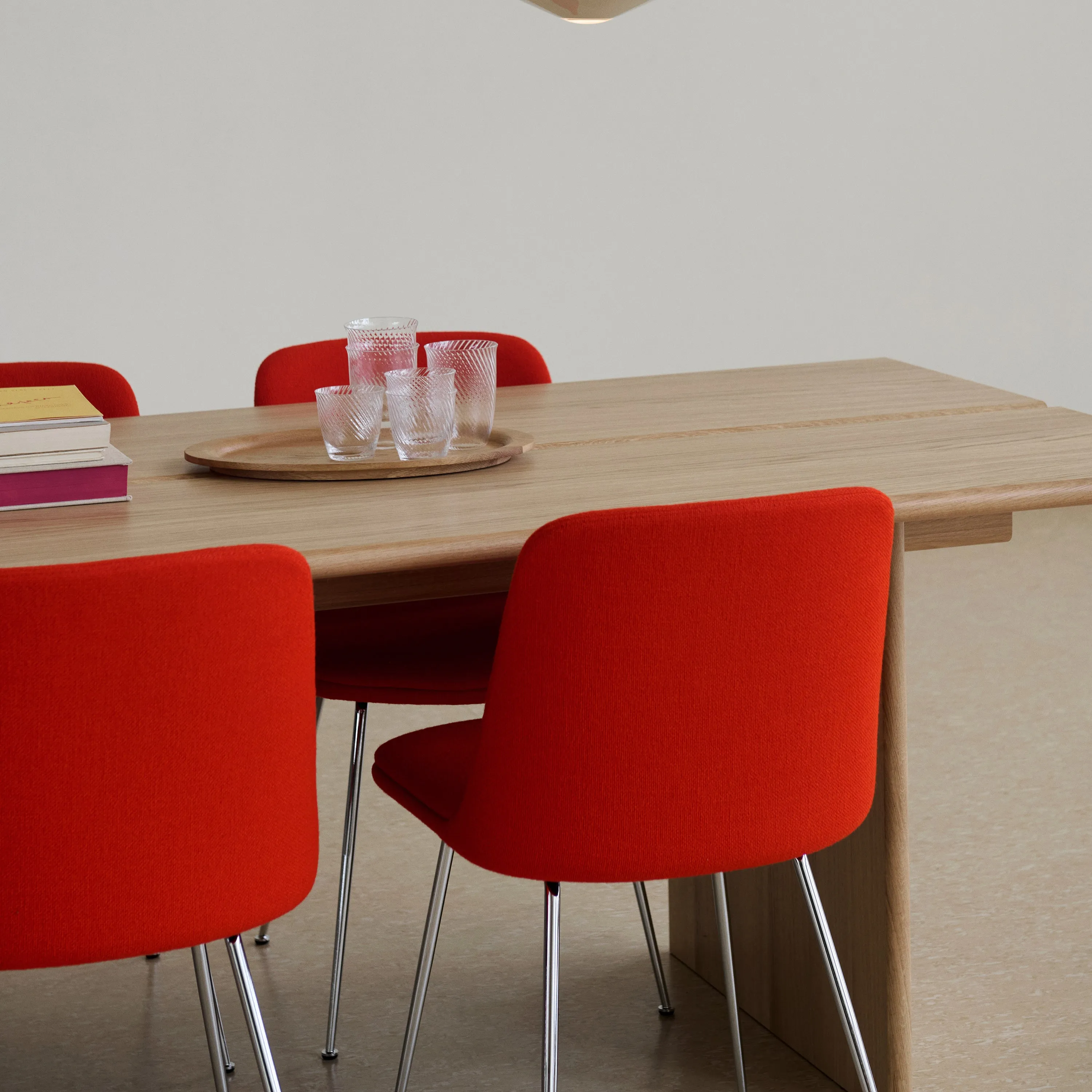 Ita Dining Table