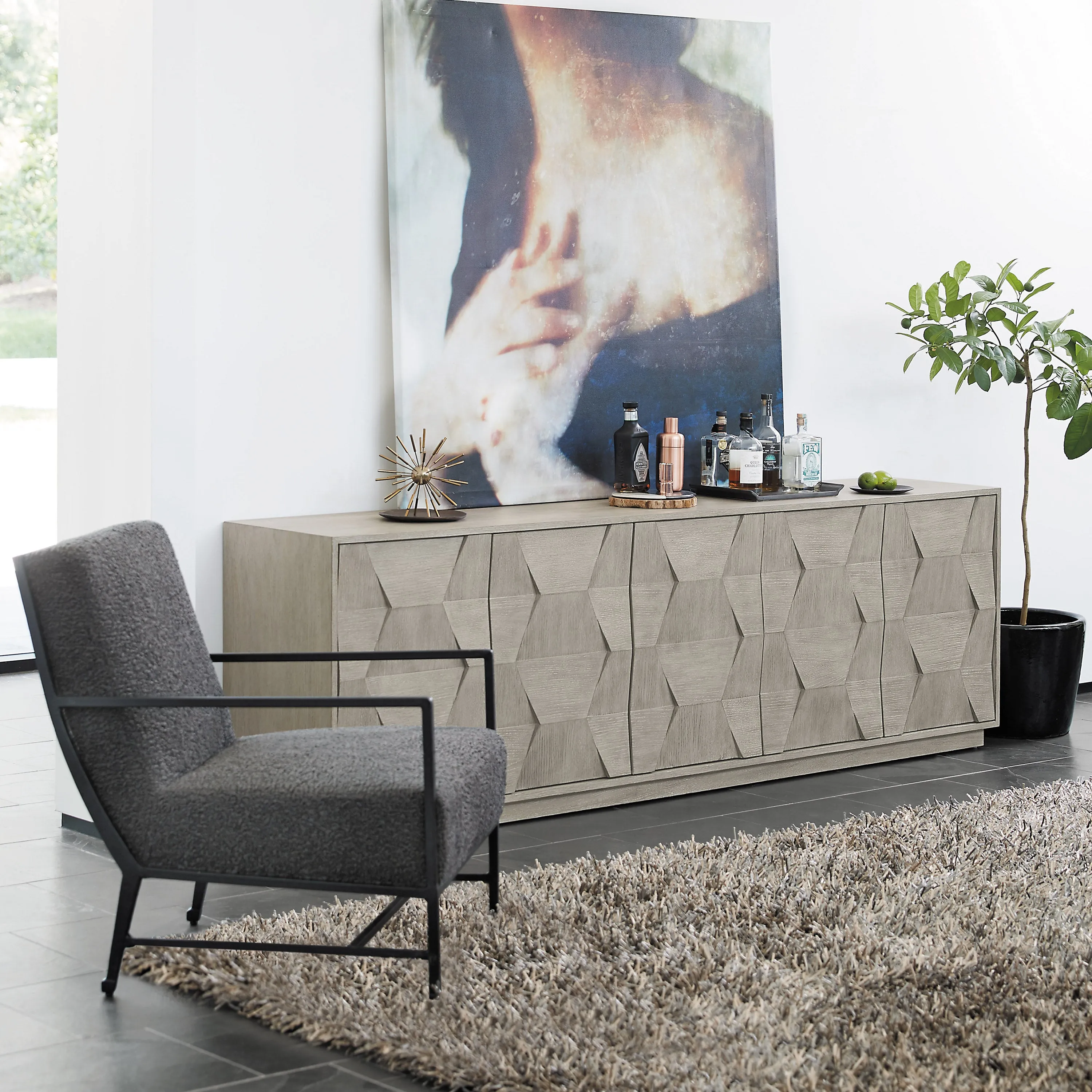 Linea Entertainment Console