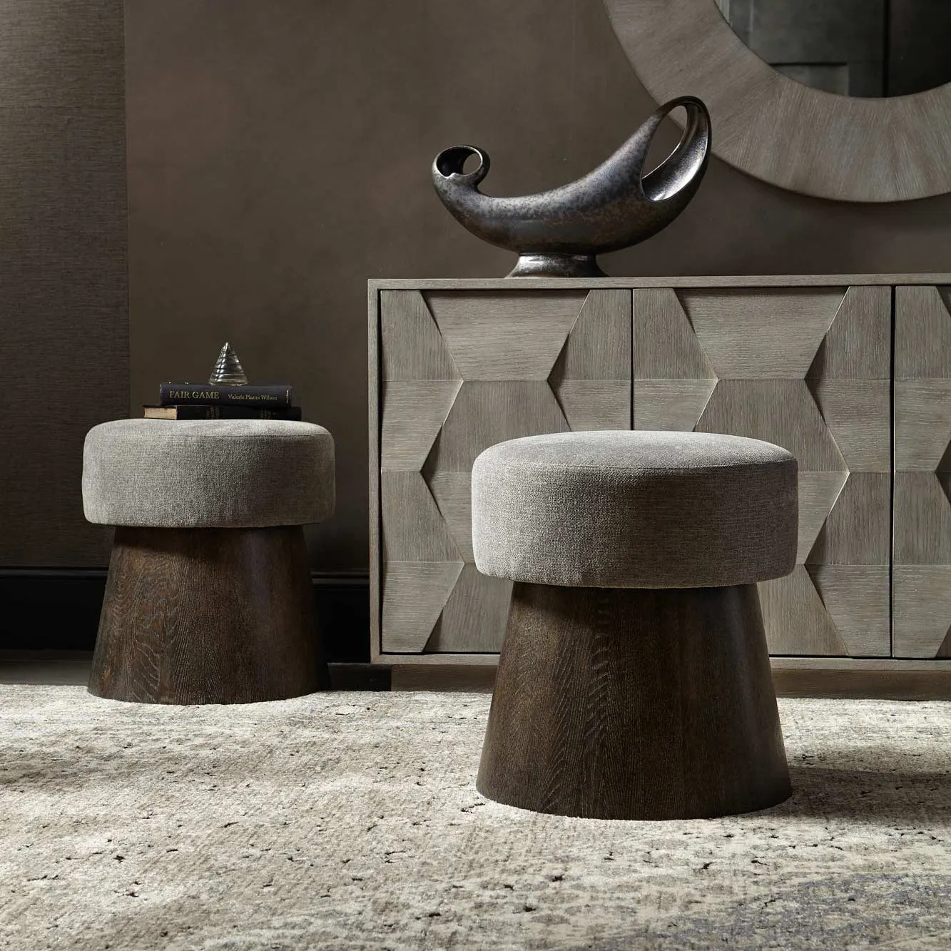 Linea Round Stool