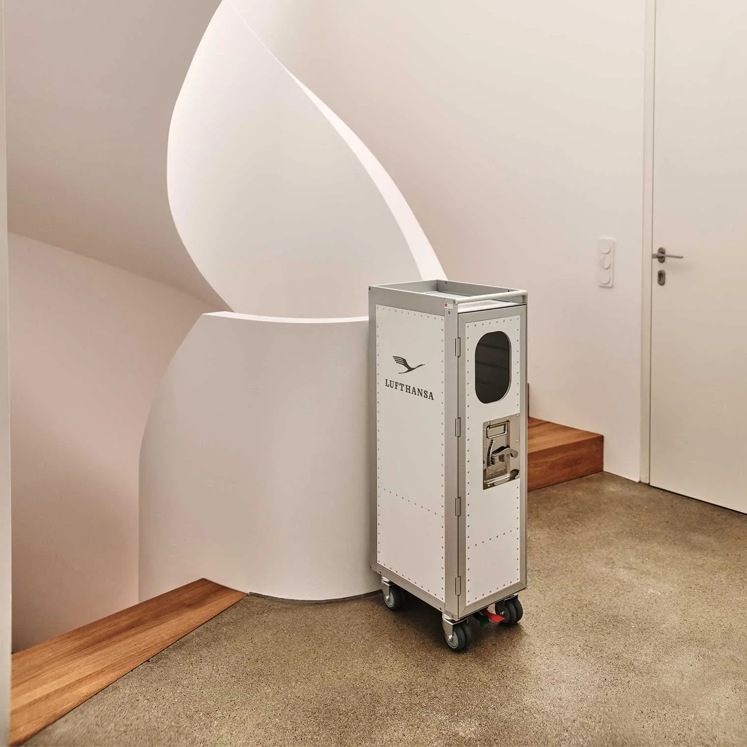 Lufthansa Cocktail Trolley