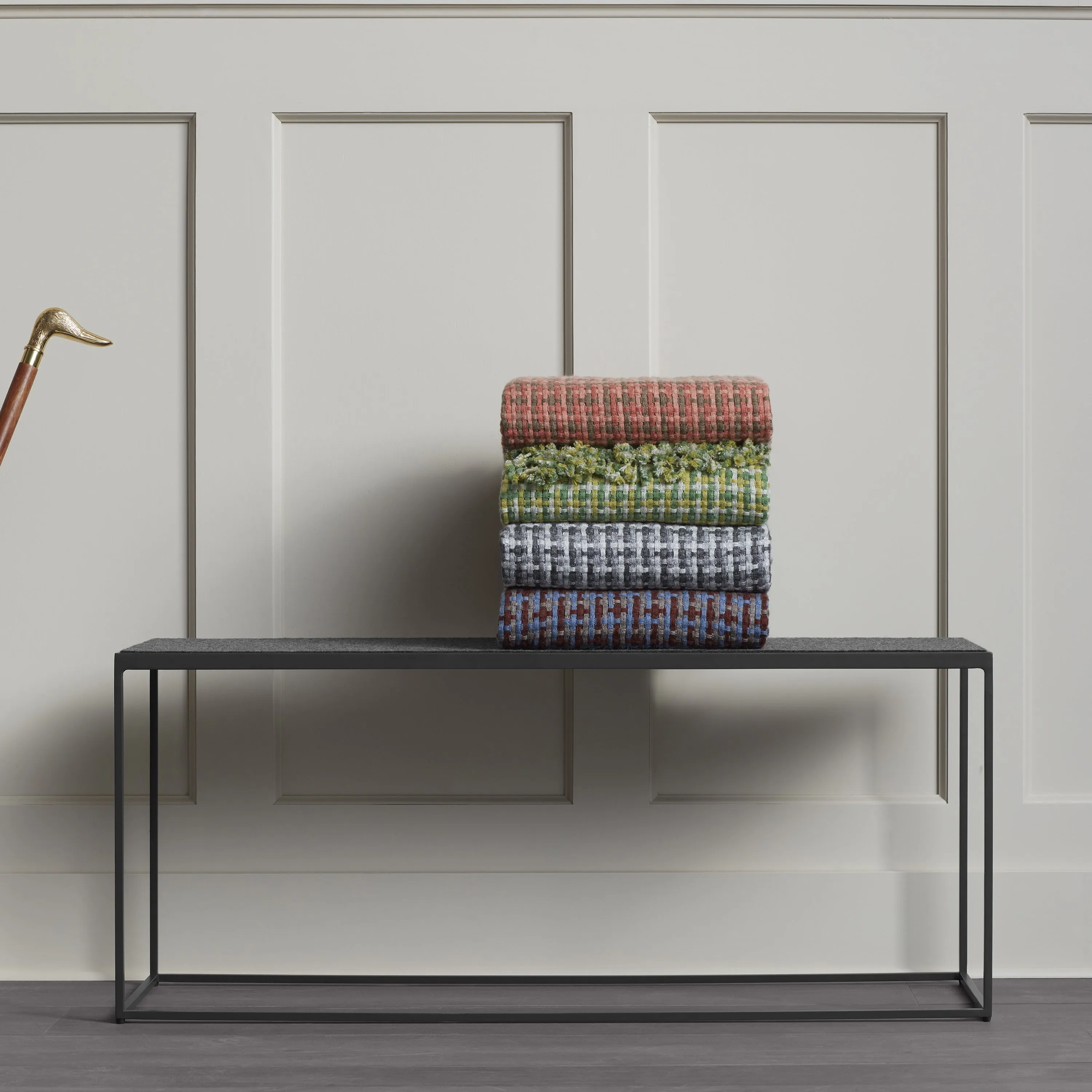 Minimalista Console Table