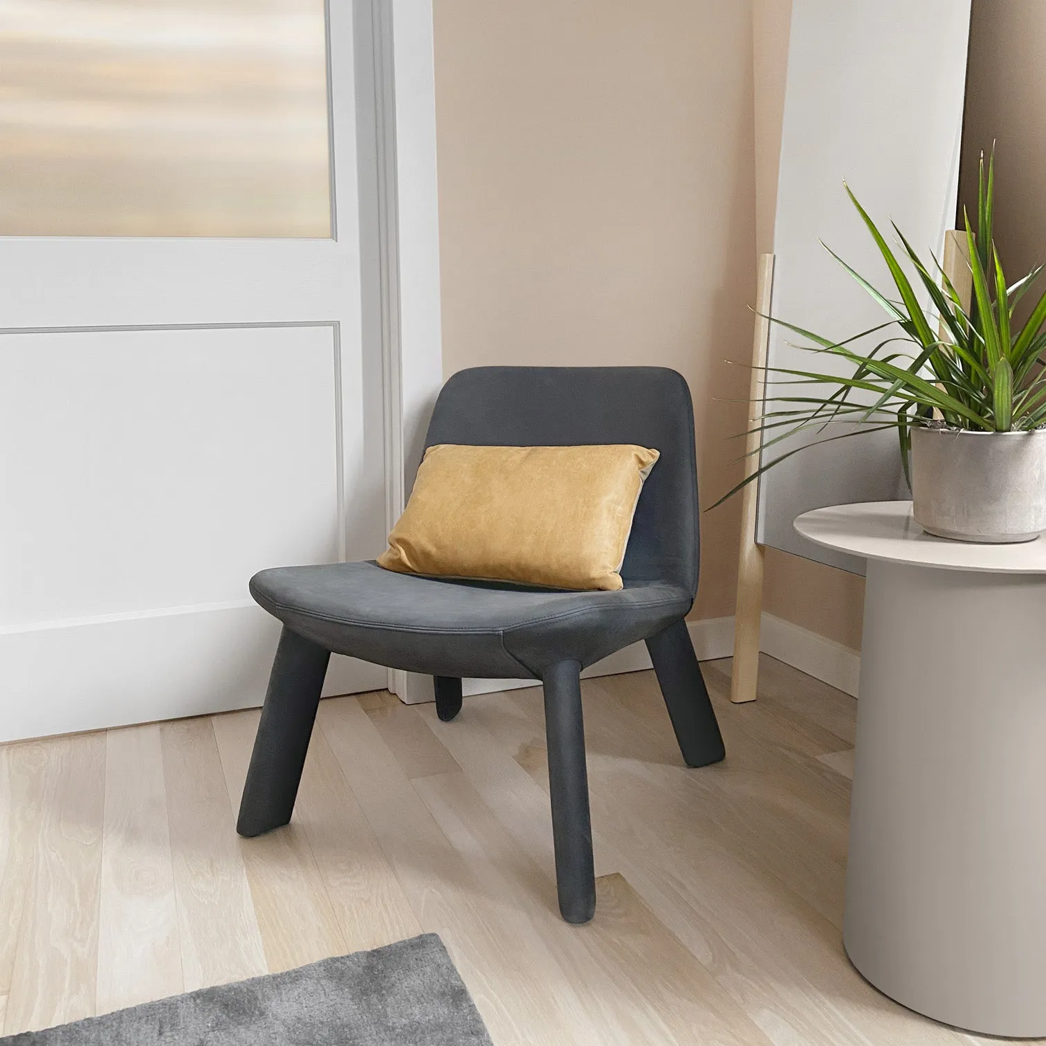 Neat Lounge Chair