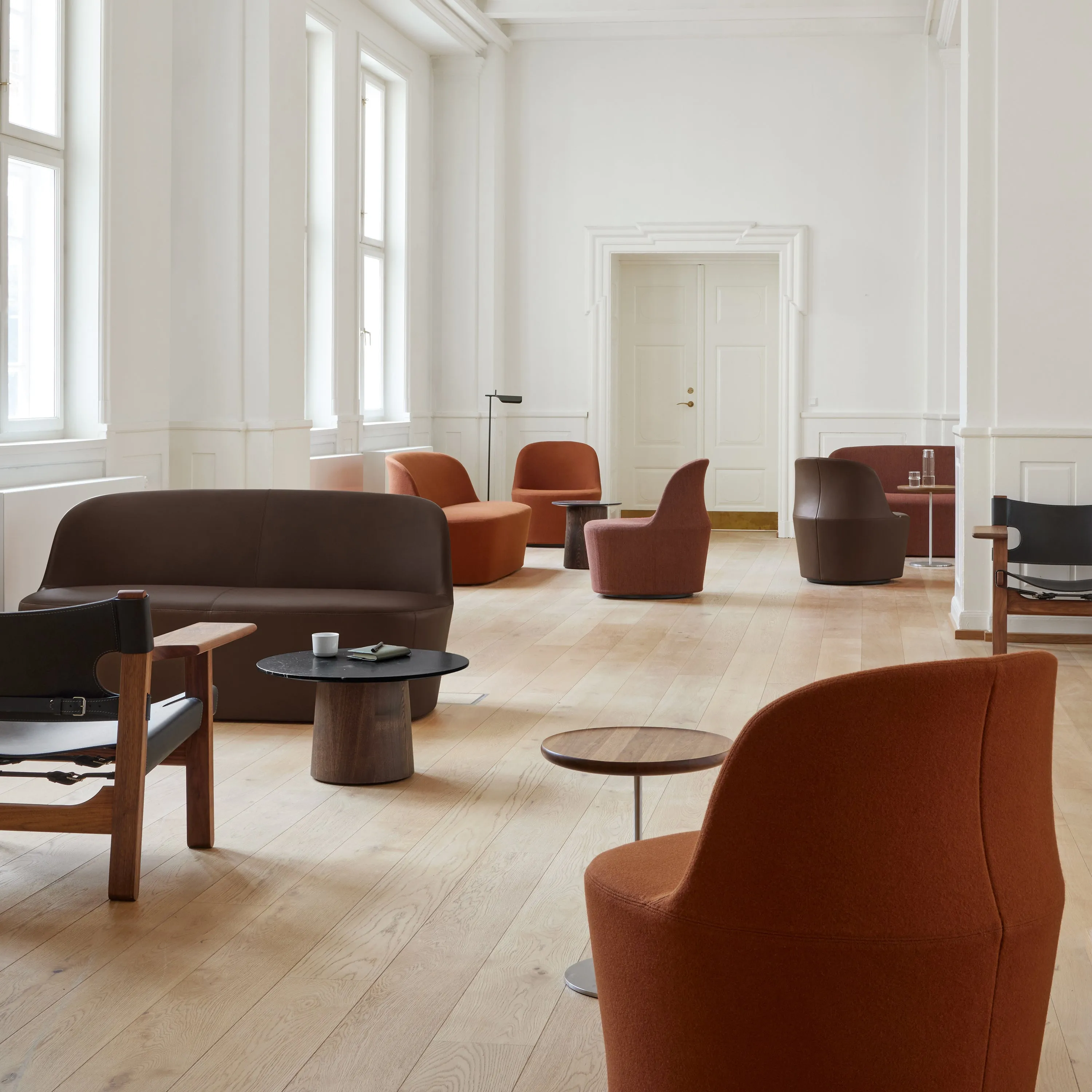 Niveau Coffee Table