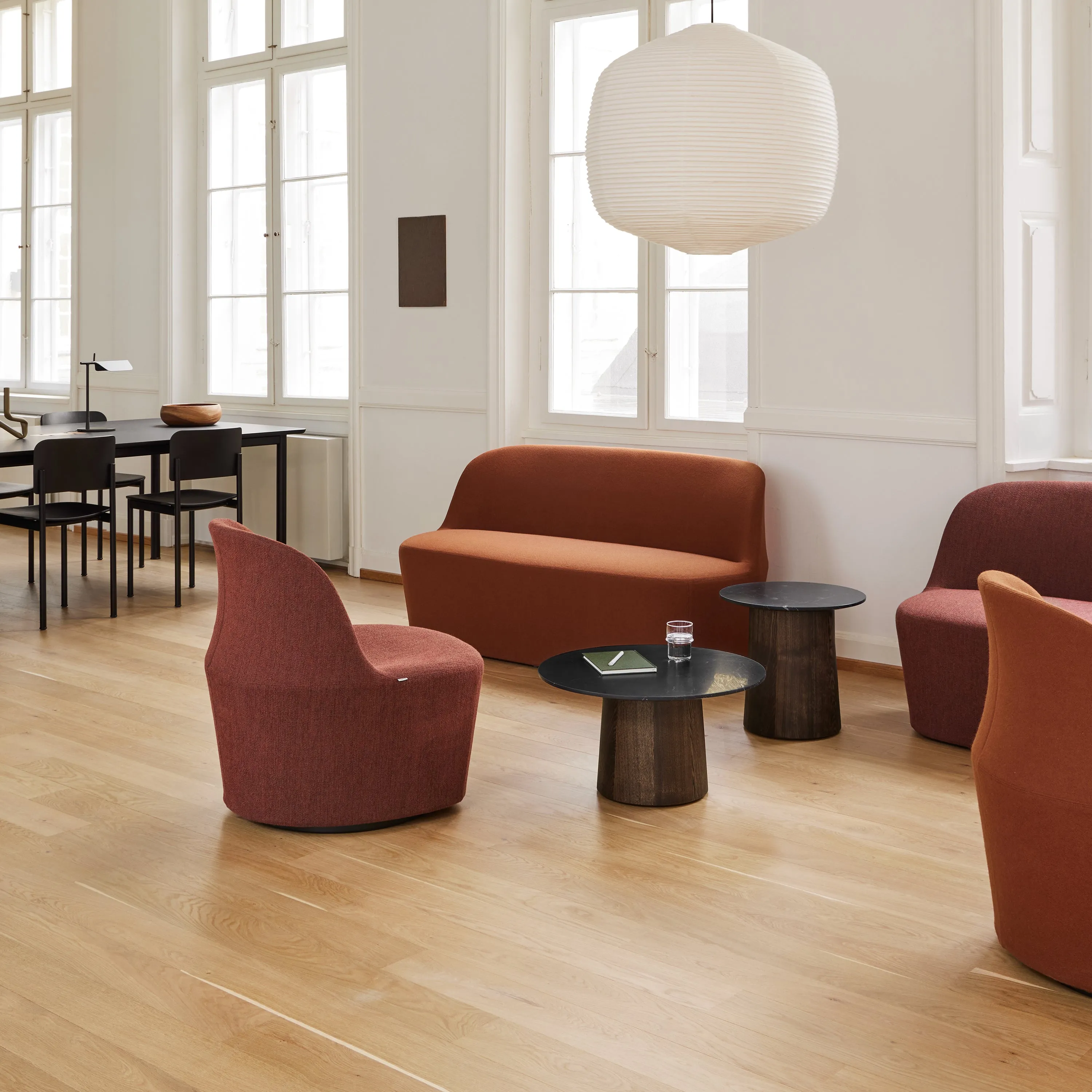 Niveau Coffee Table