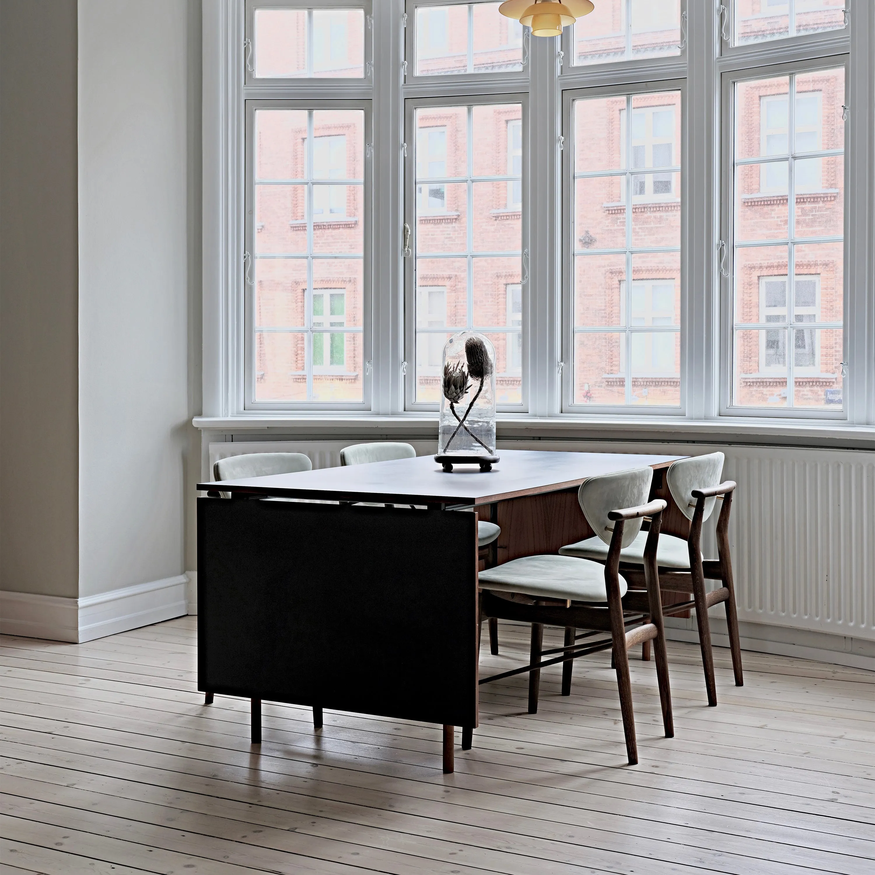 Nyhavn Extendable Dining Table