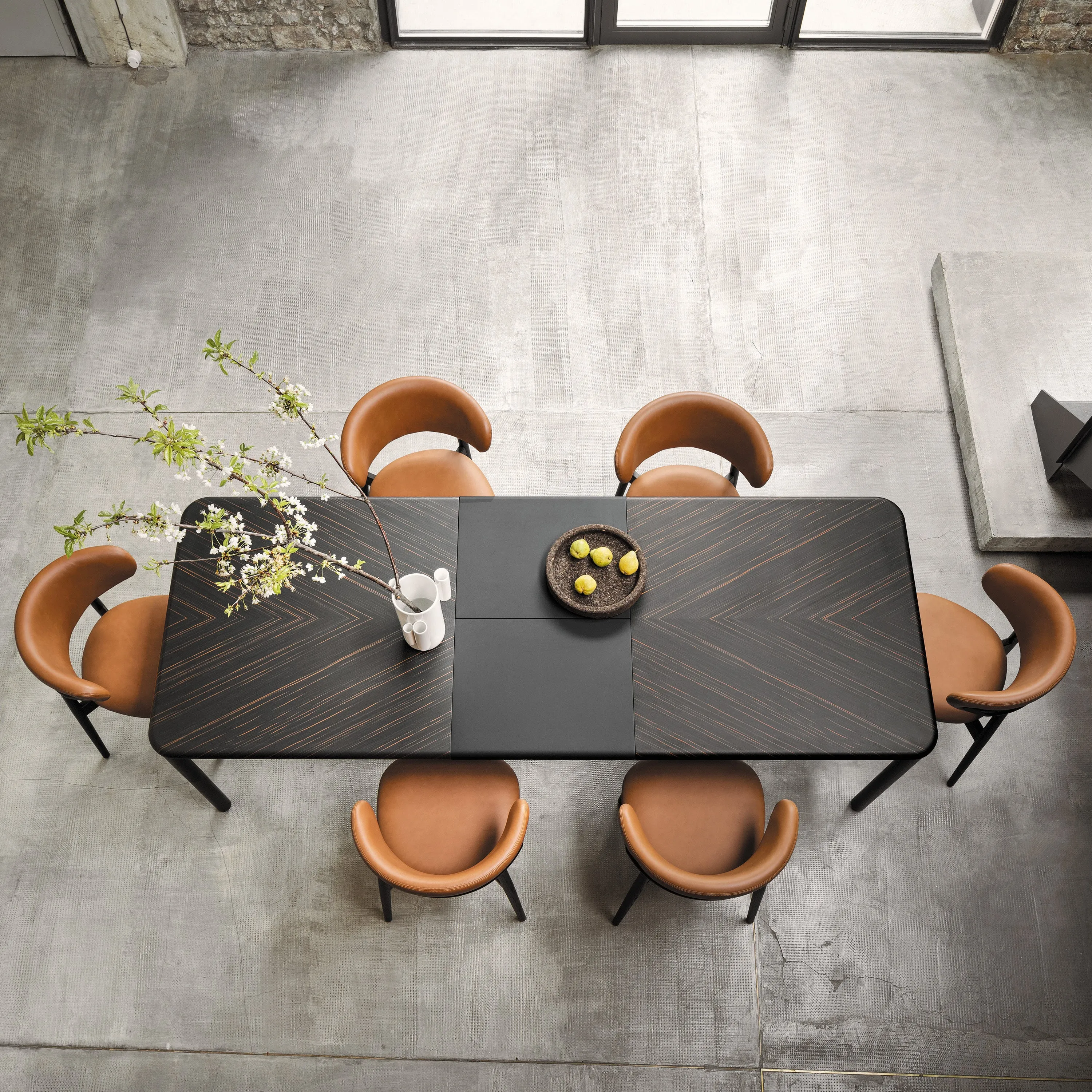 Oleandro Chair with Wood Base