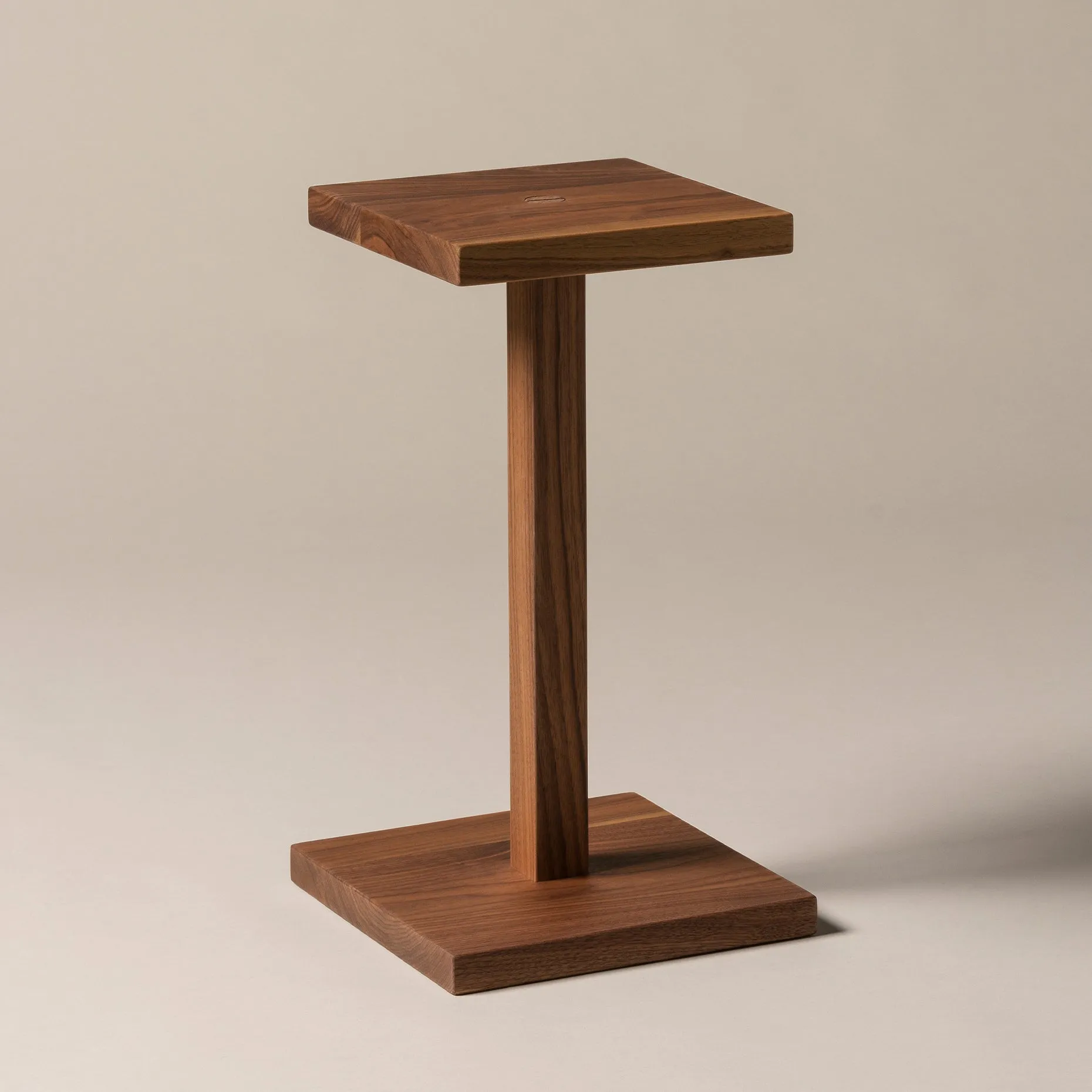Peana Molina Side Table