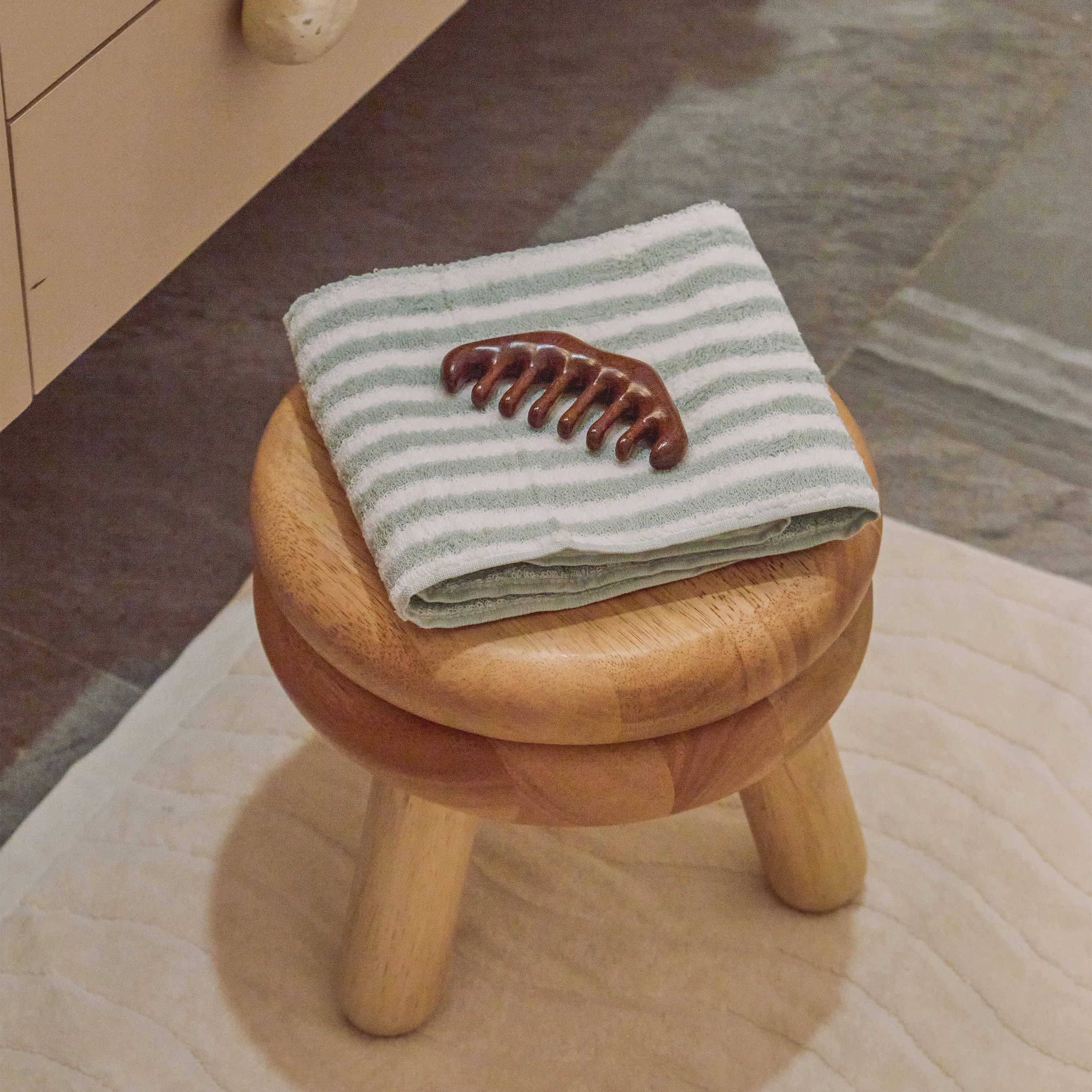Pluma Stool