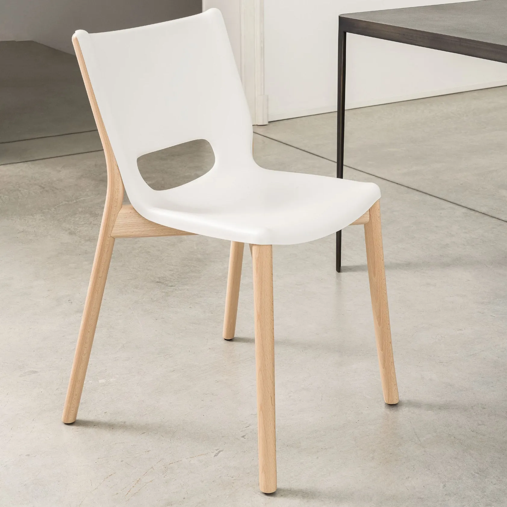 Pole Dining Chair