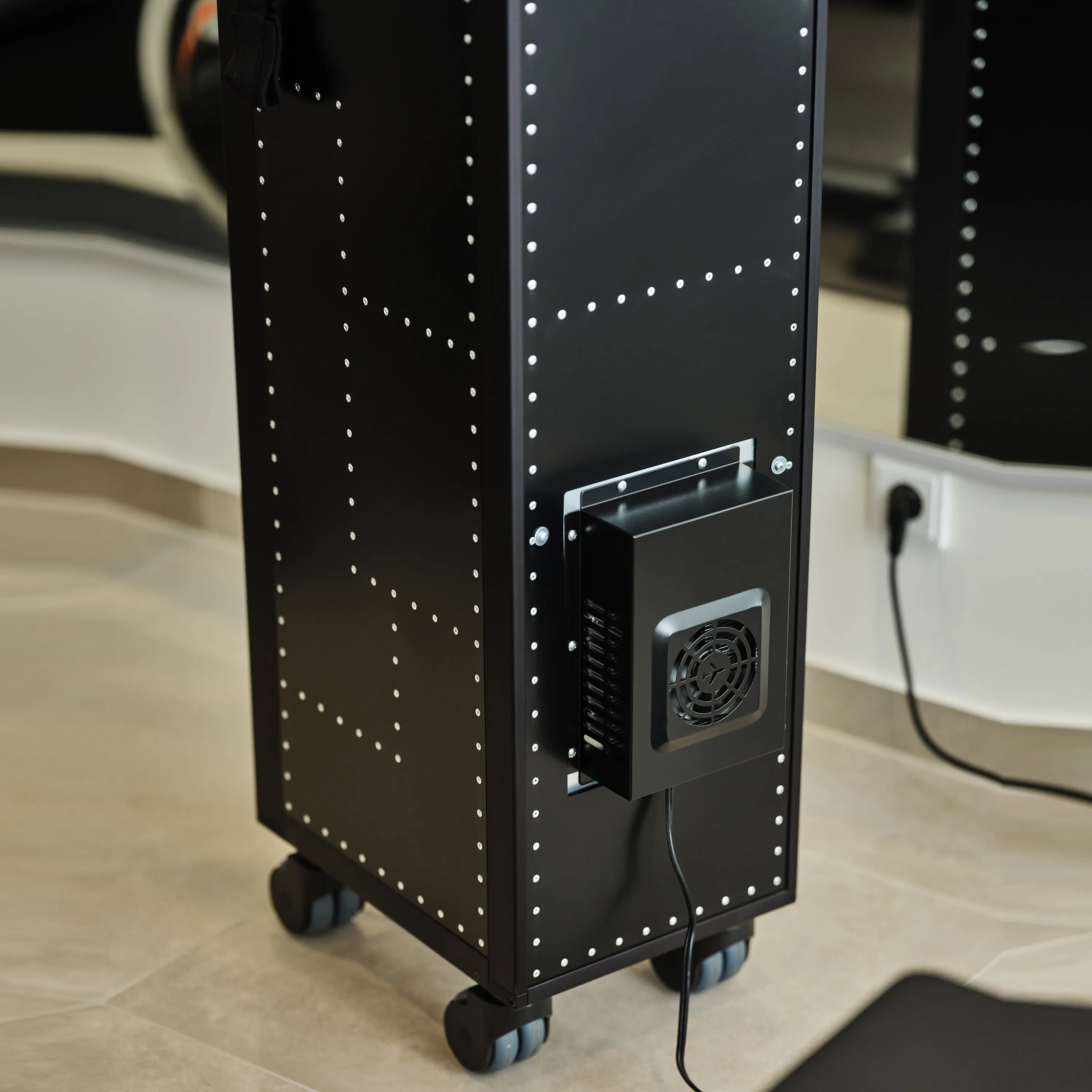 Rivet Rocker Black Classic Trolley