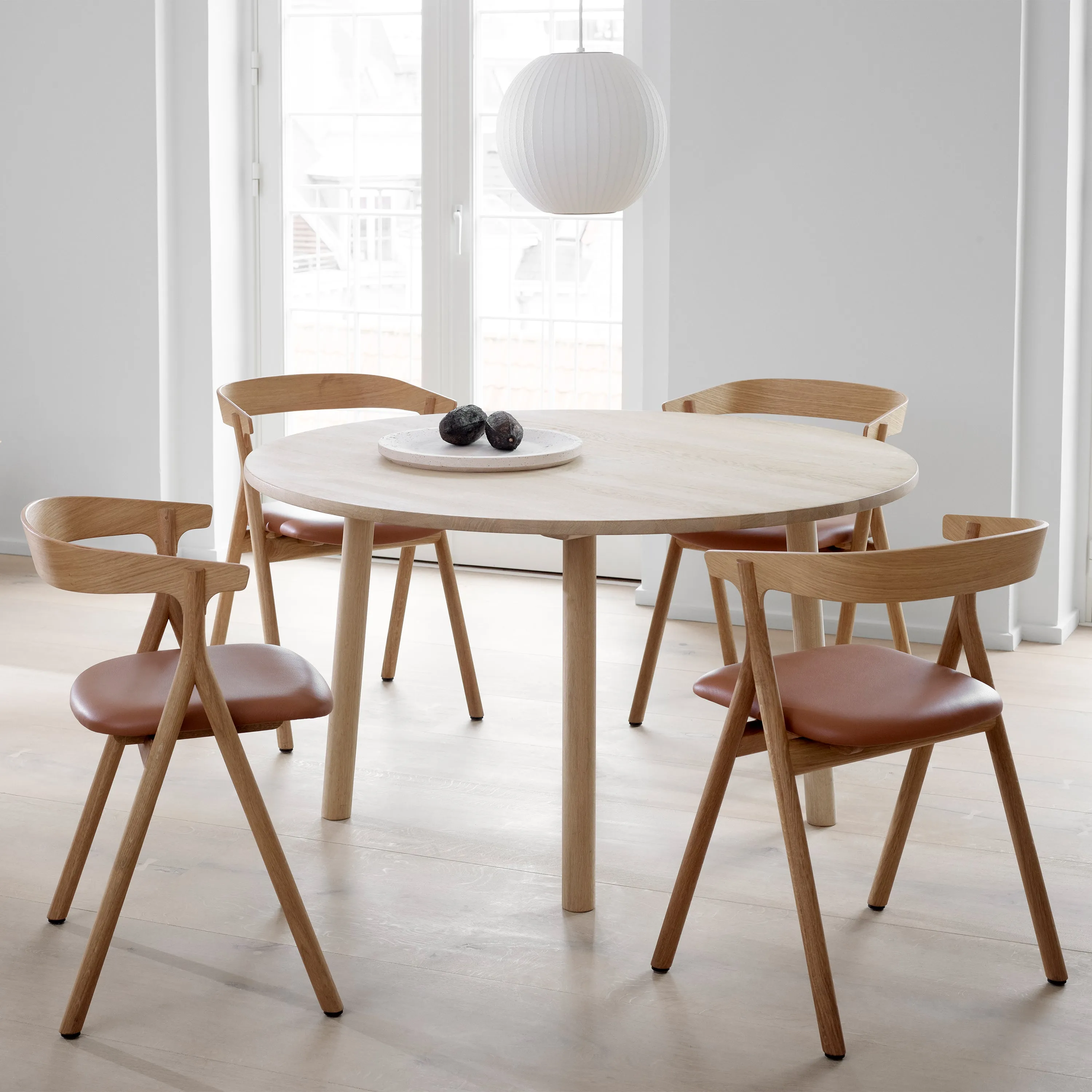 Taro Round Dining Table