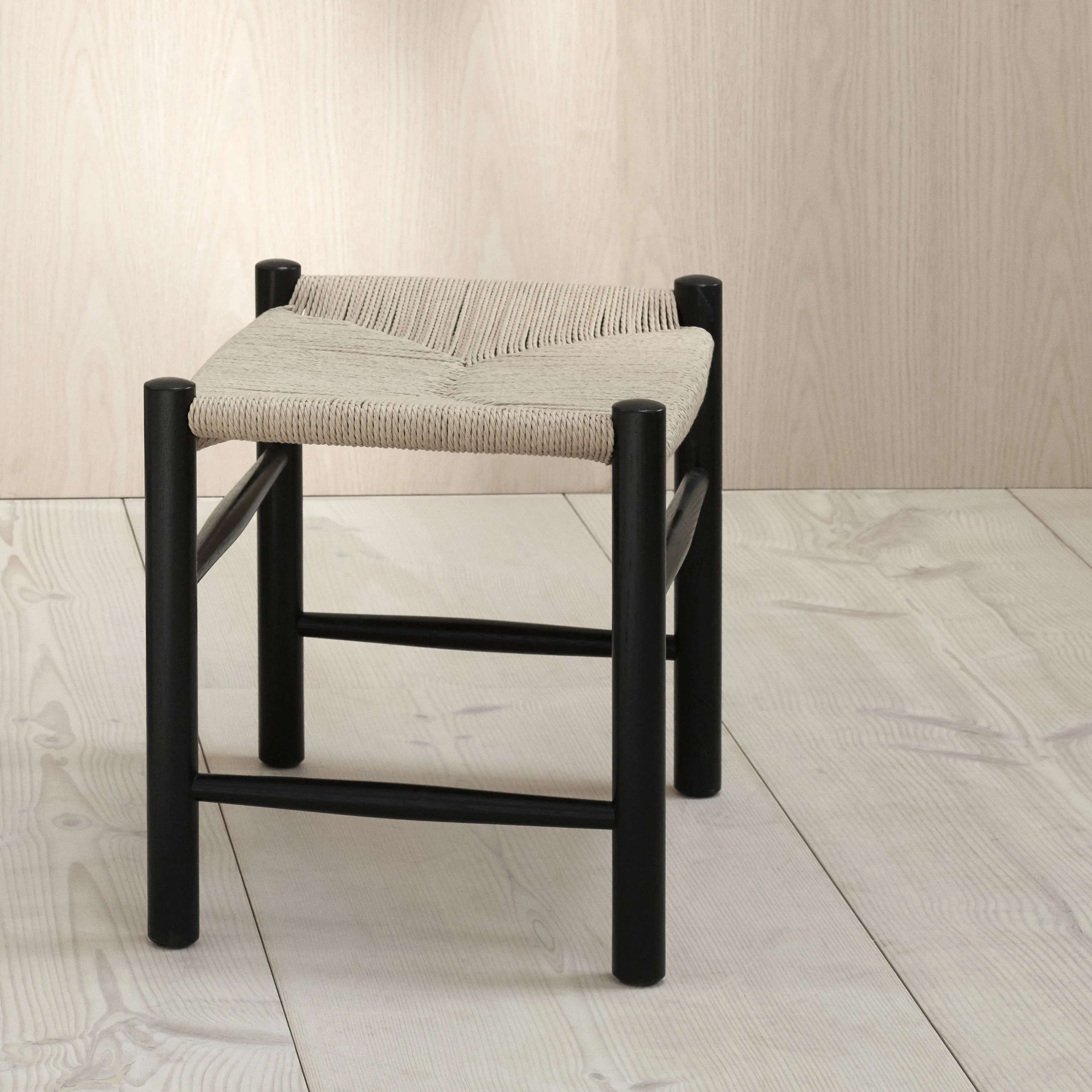 Wegner J16 Footstool