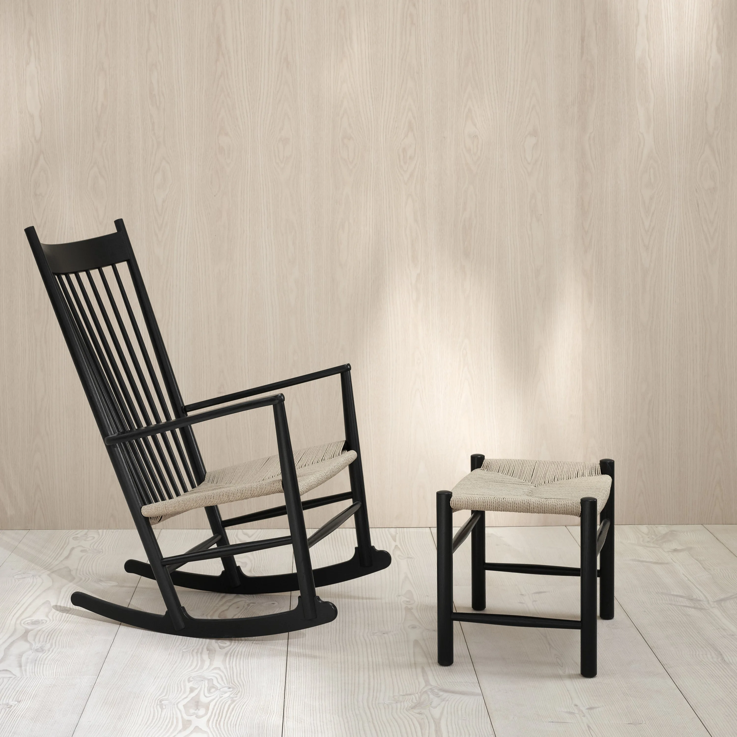 Wegner J16 Footstool